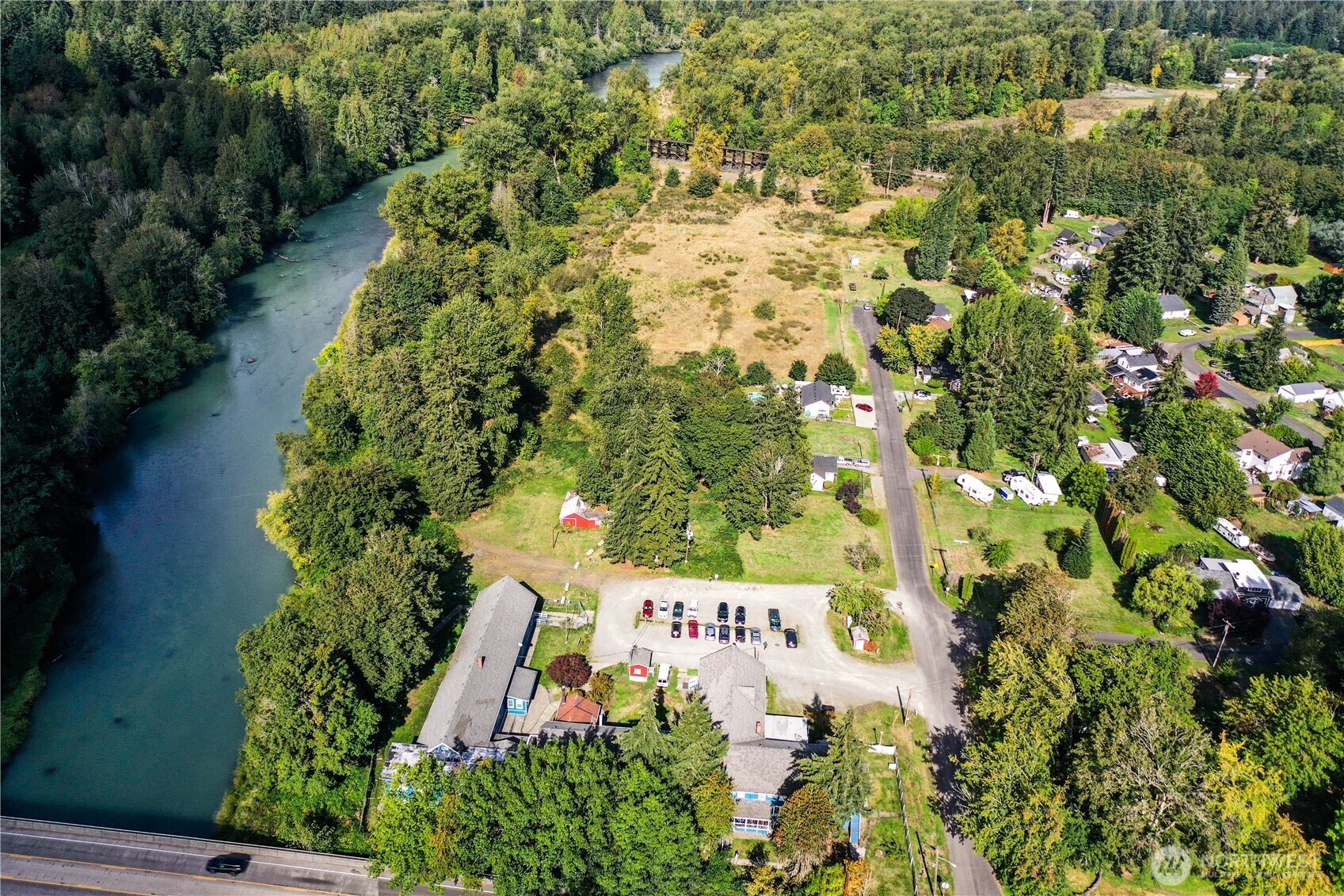 main property photo 4