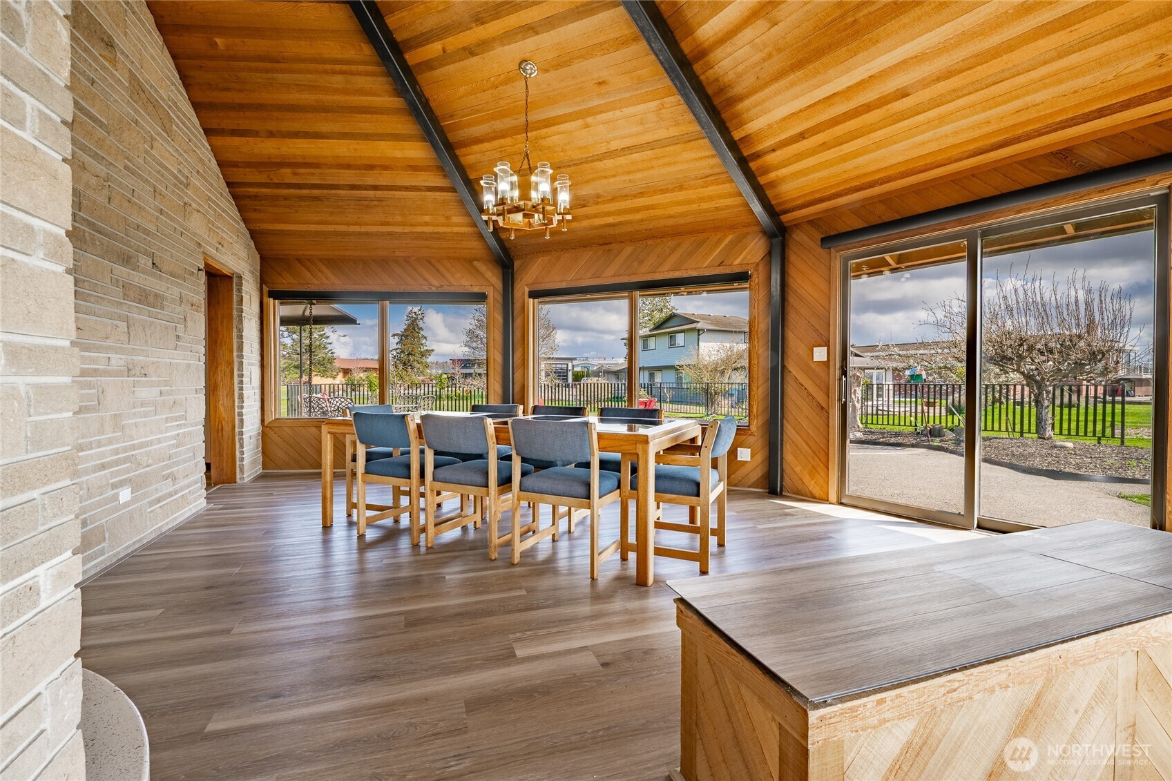 property viewer photo 22