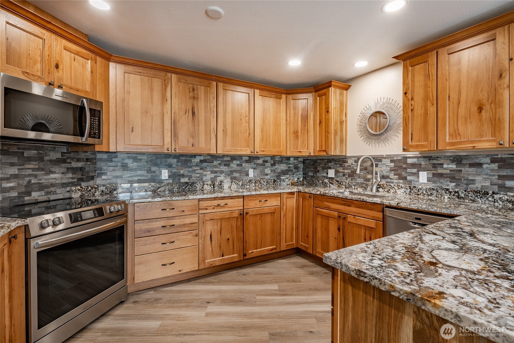 property viewer photo 26