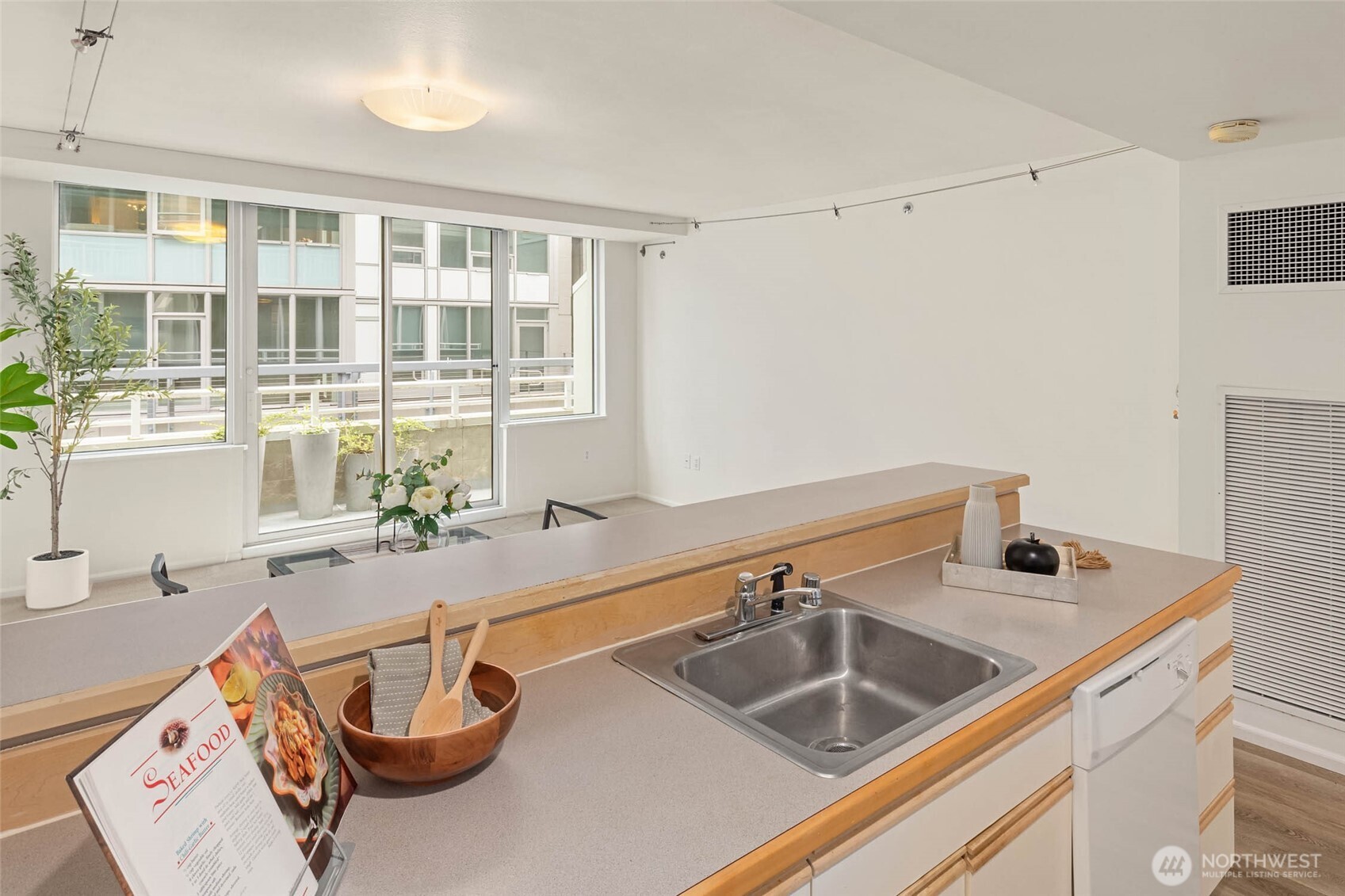 property viewer photo 7