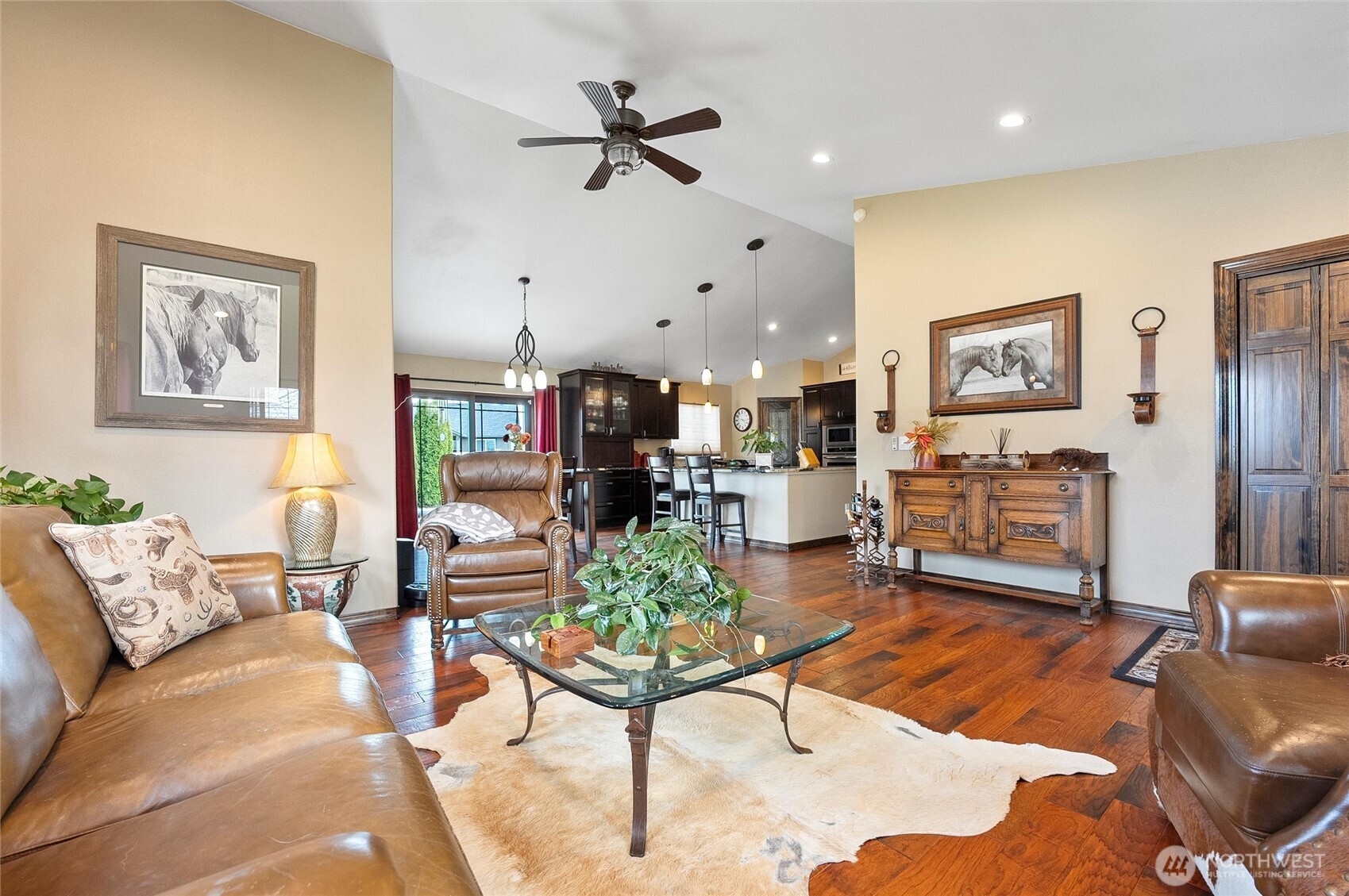 property viewer photo 17