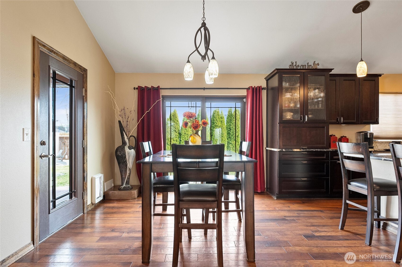 property viewer photo 19