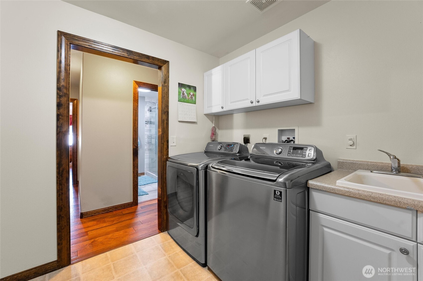 property viewer photo 37