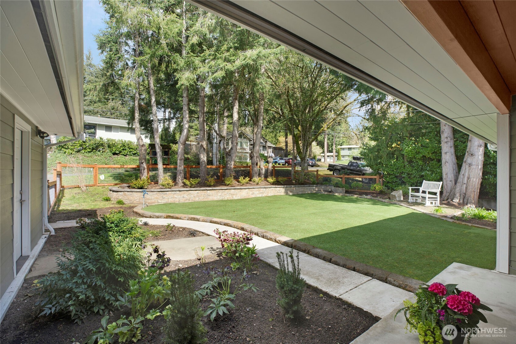 property viewer photo 3