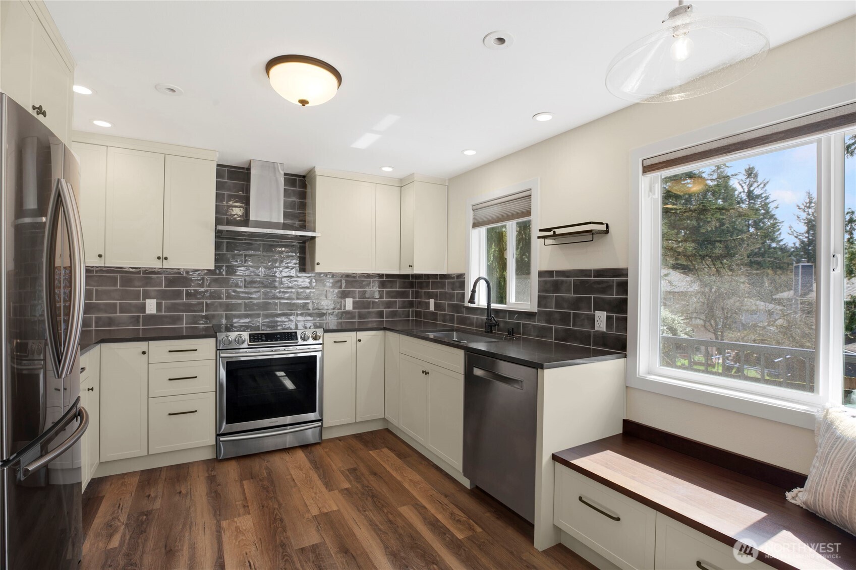 property viewer photo 8