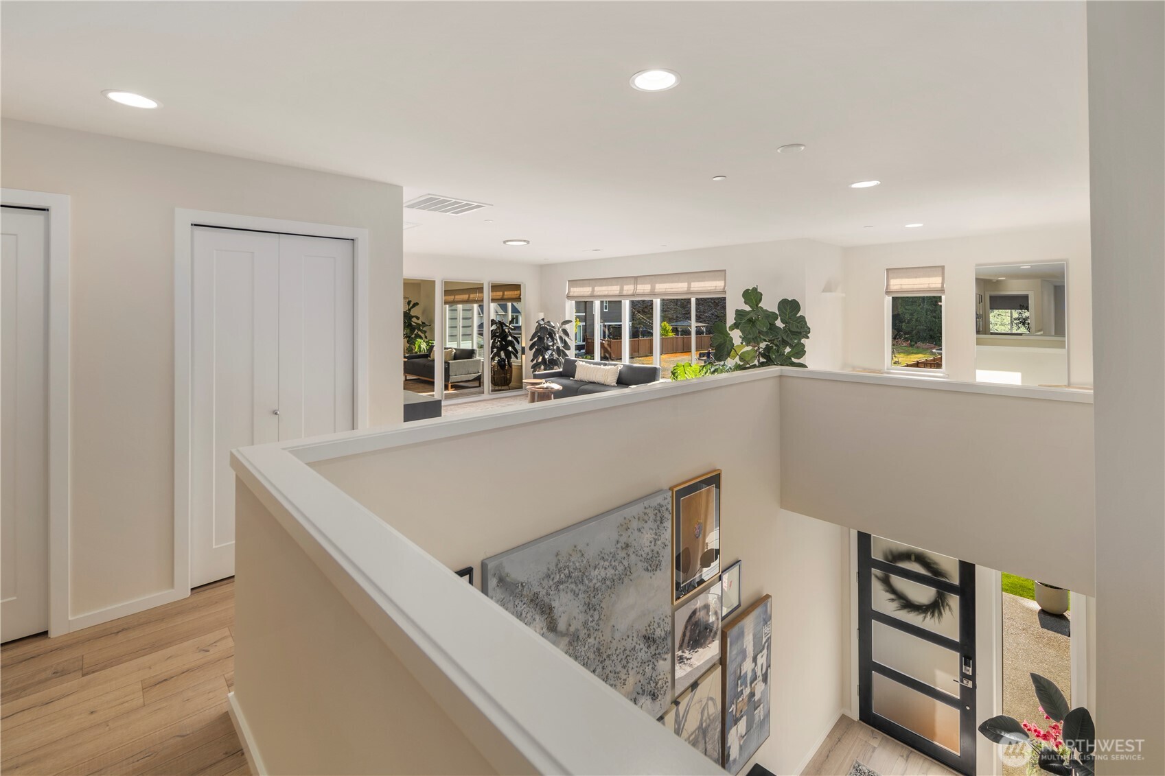 property viewer photo 18
