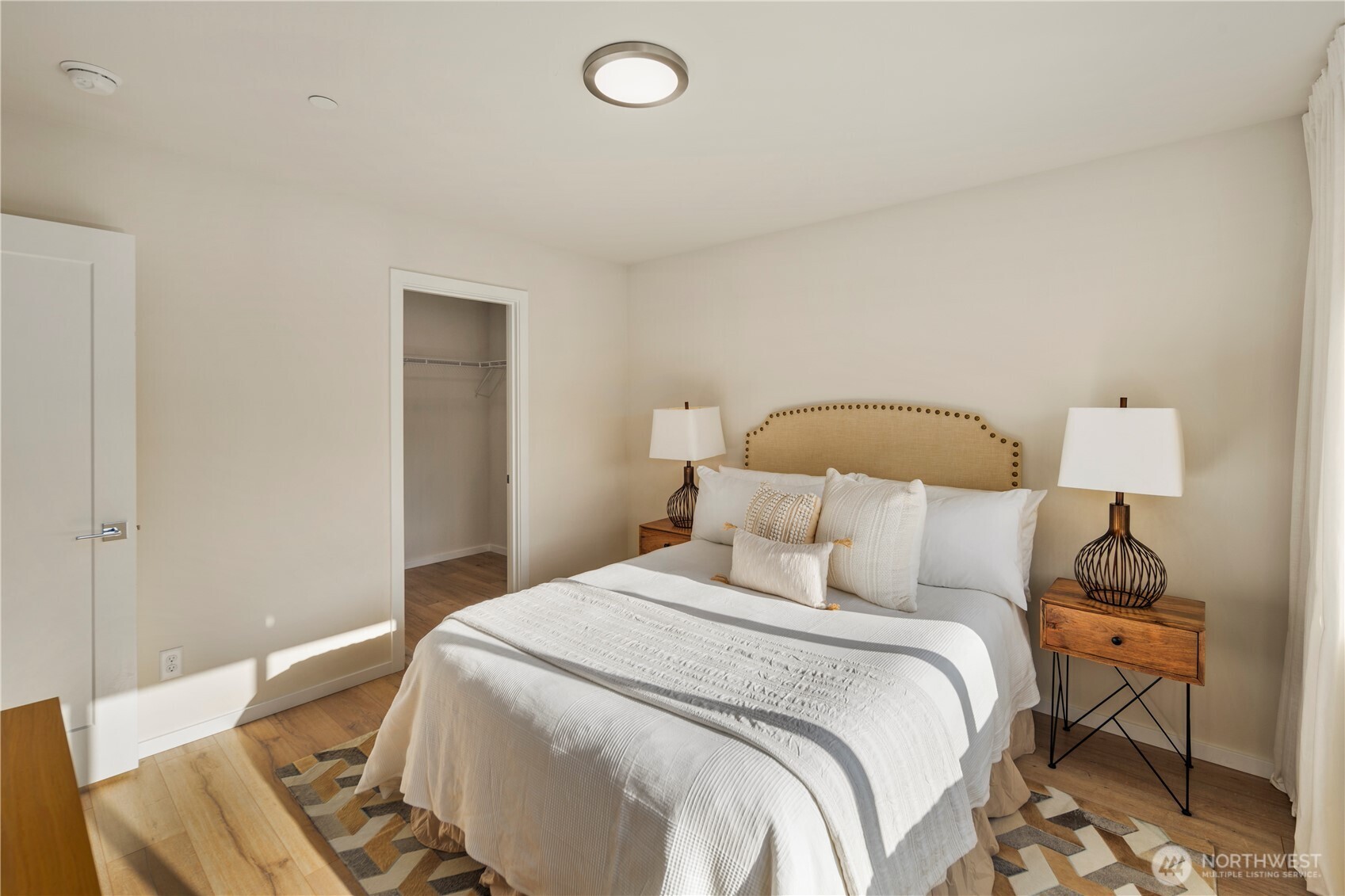 property viewer photo 26