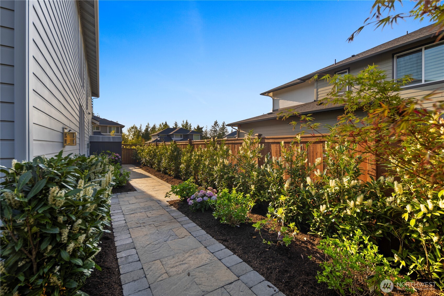 property viewer photo 35