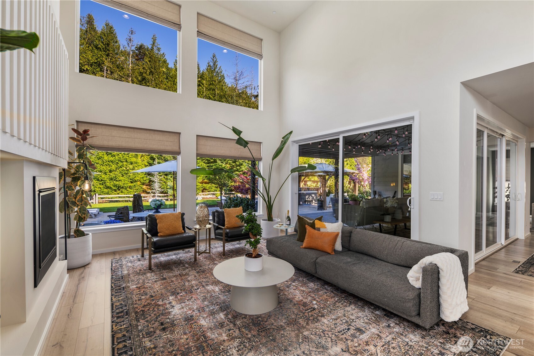 property viewer photo 4