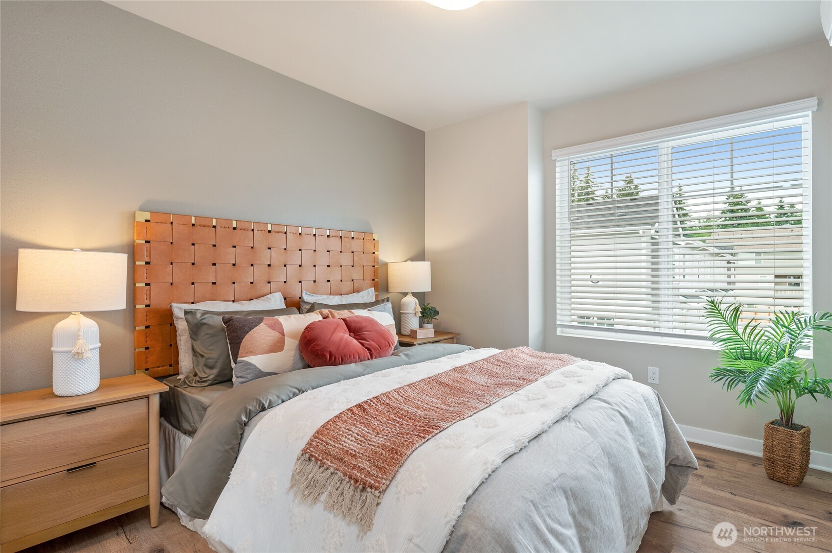 property viewer photo 11