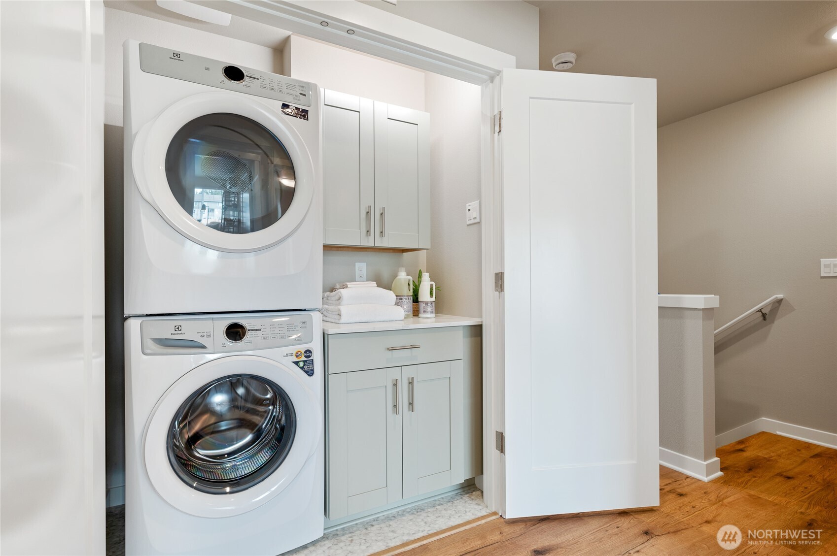 property viewer photo 8