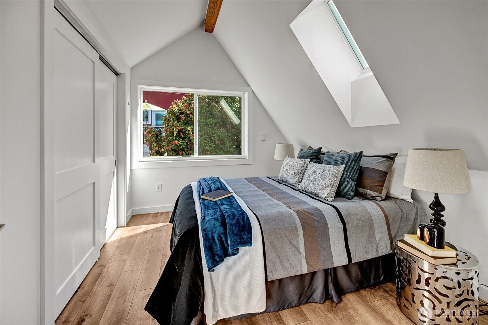 property viewer photo 19