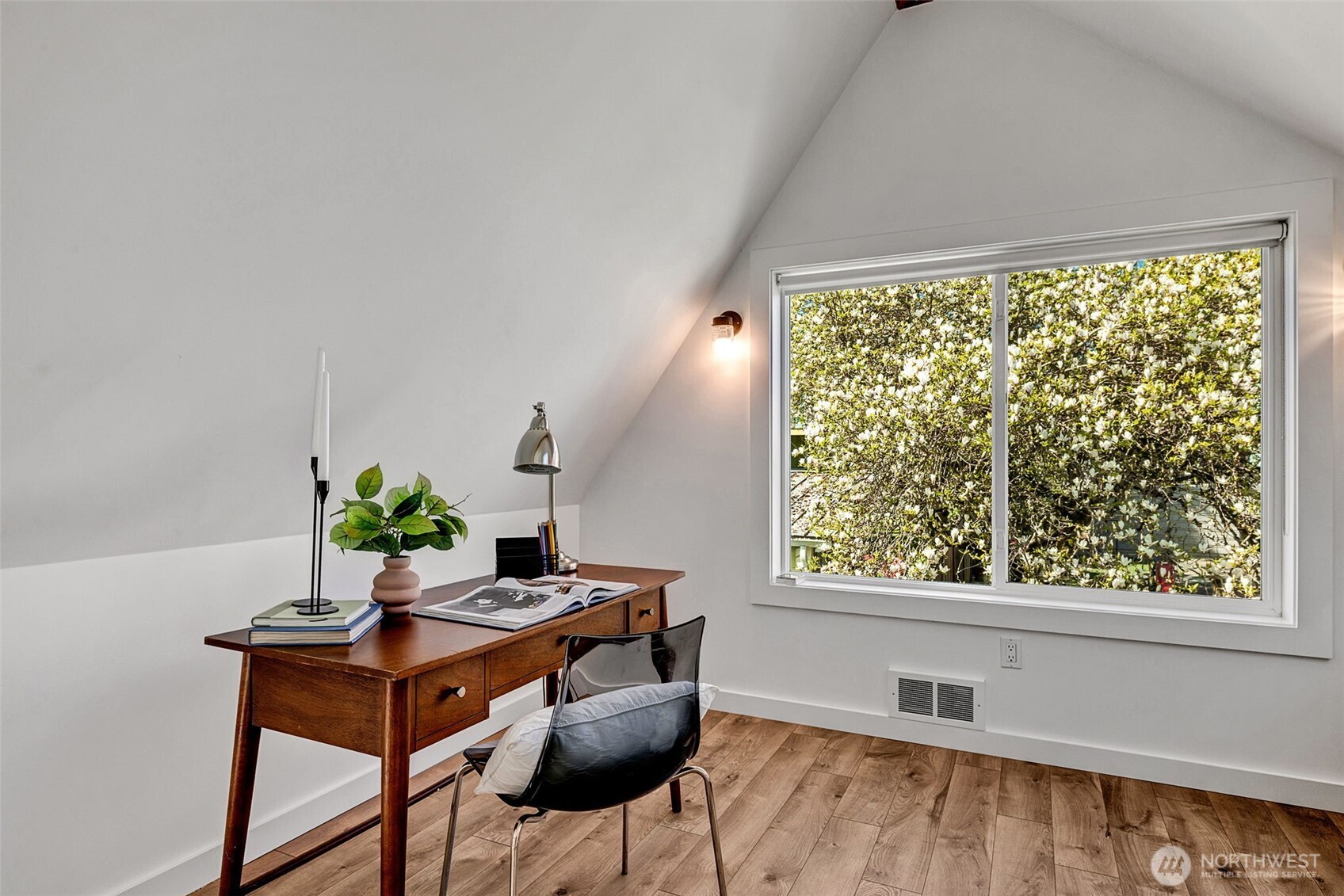 property viewer photo 23