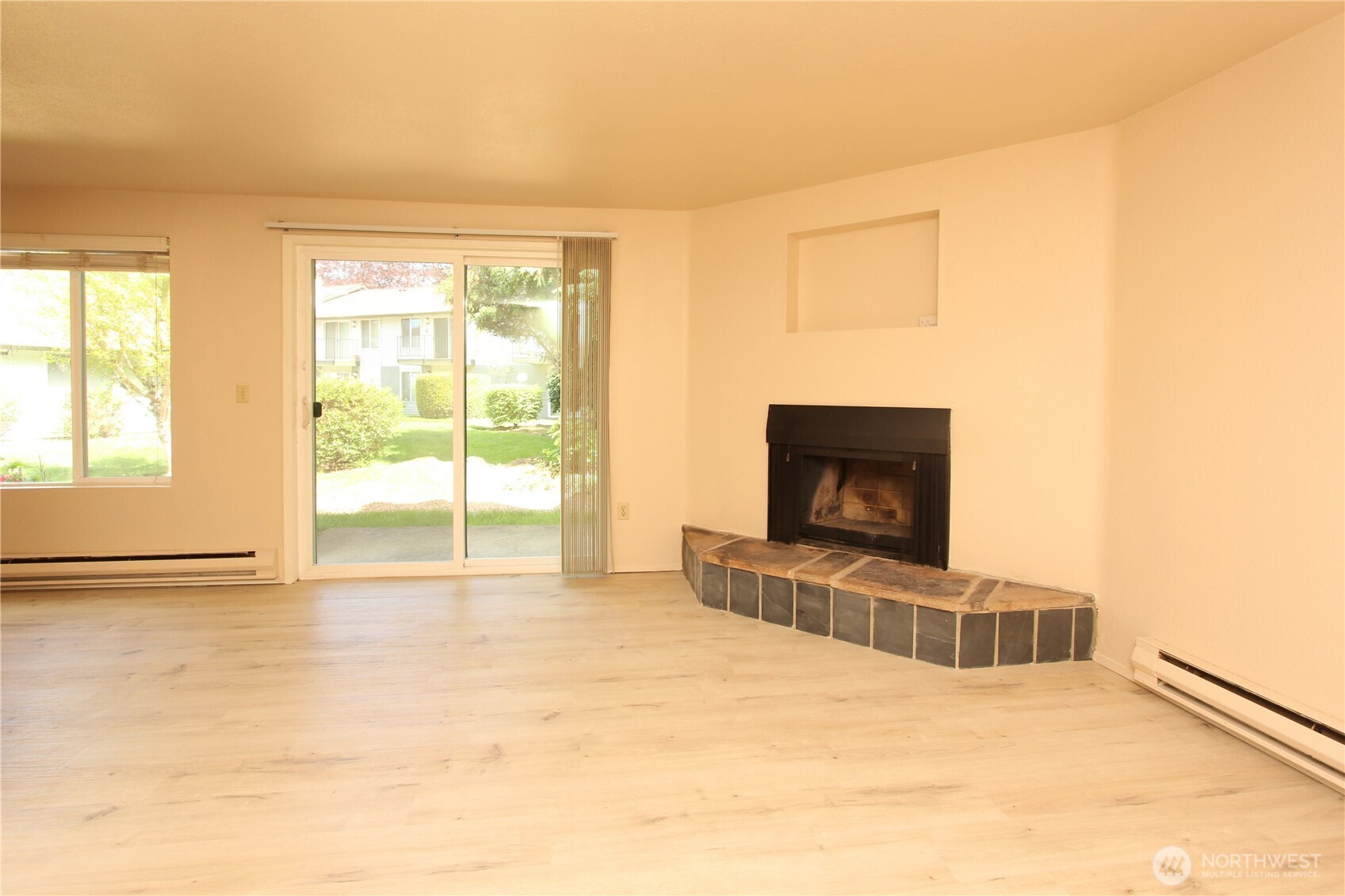 property viewer photo 3