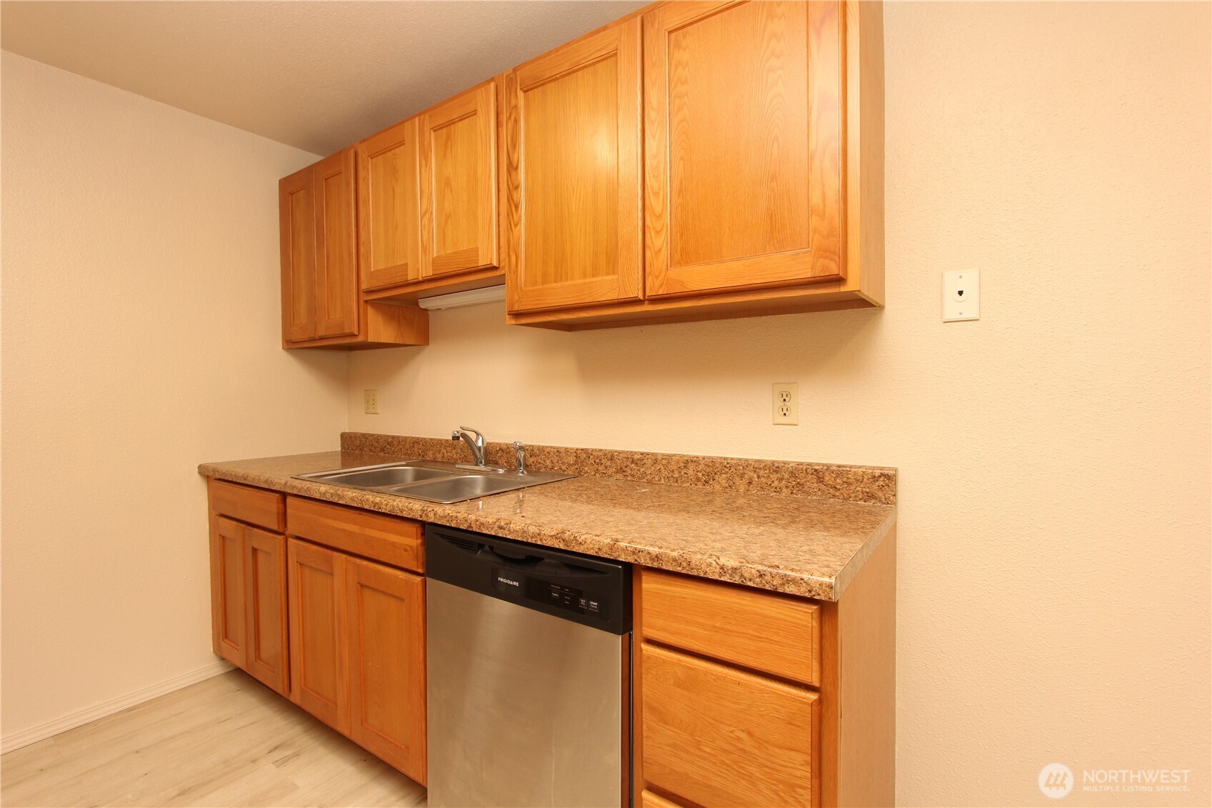 property viewer photo 8
