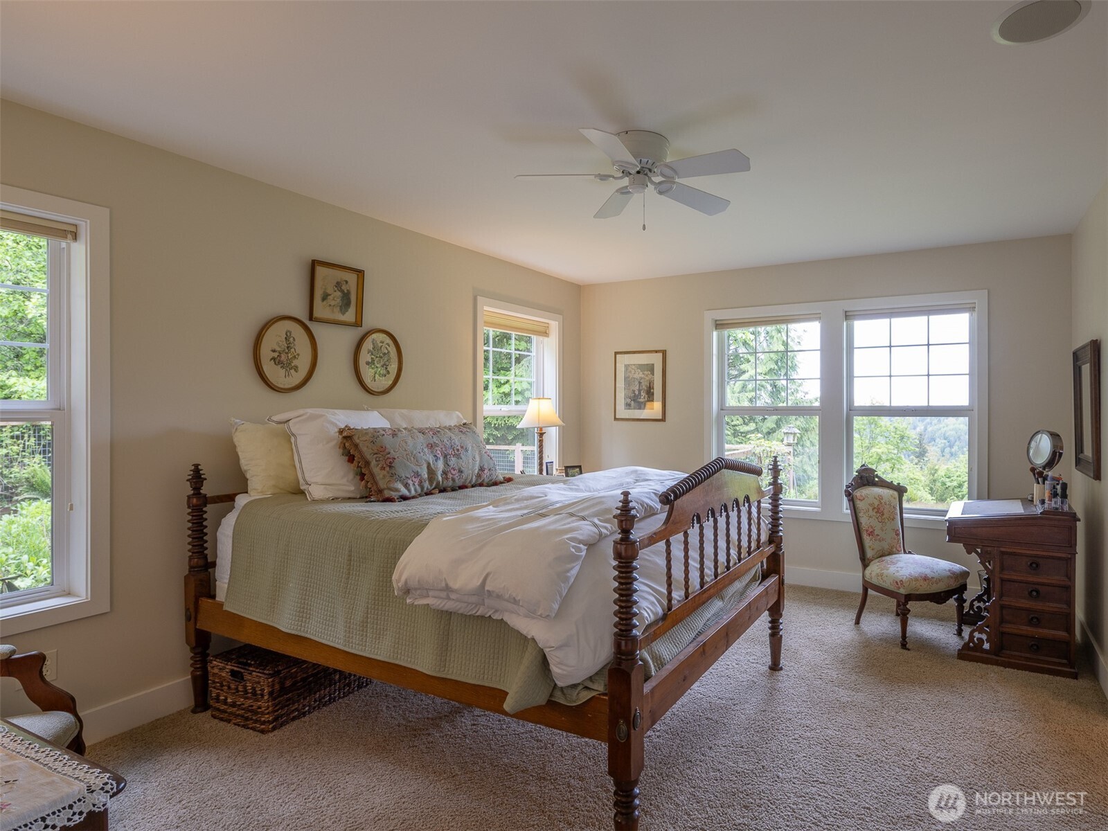 property viewer photo 10