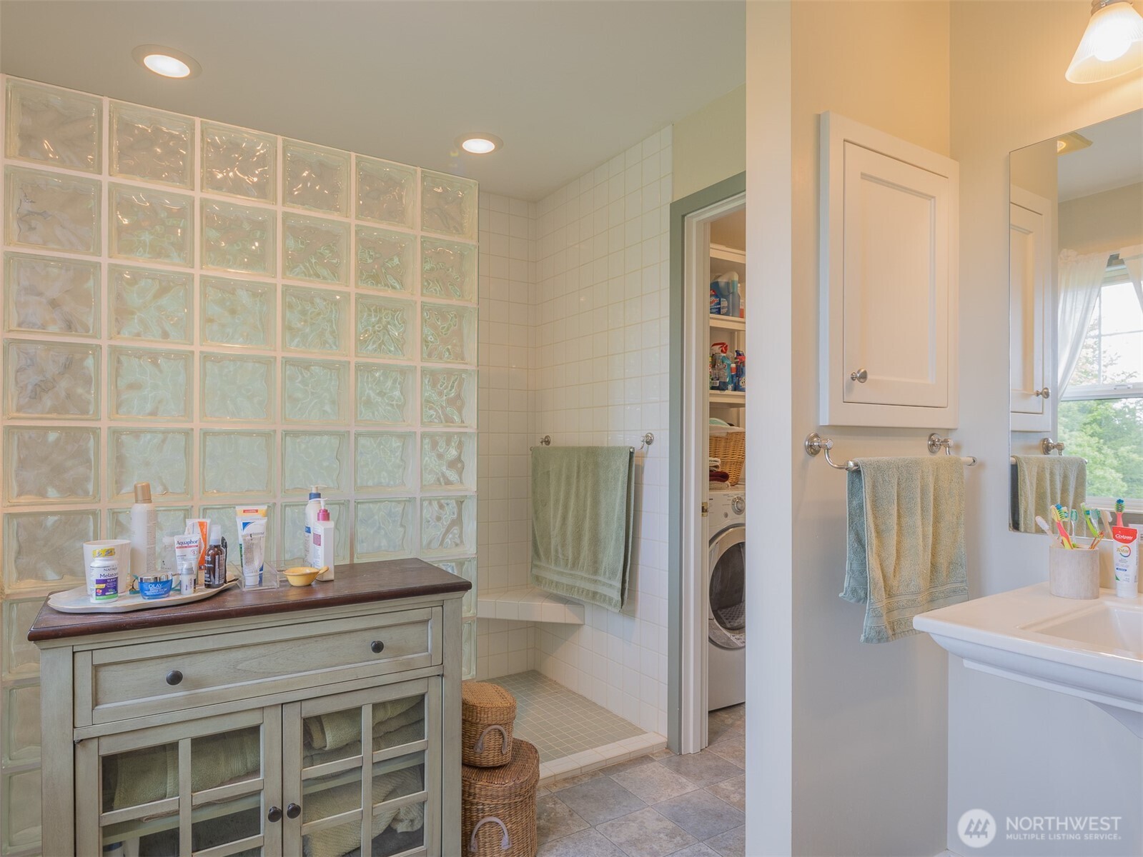 property viewer photo 13