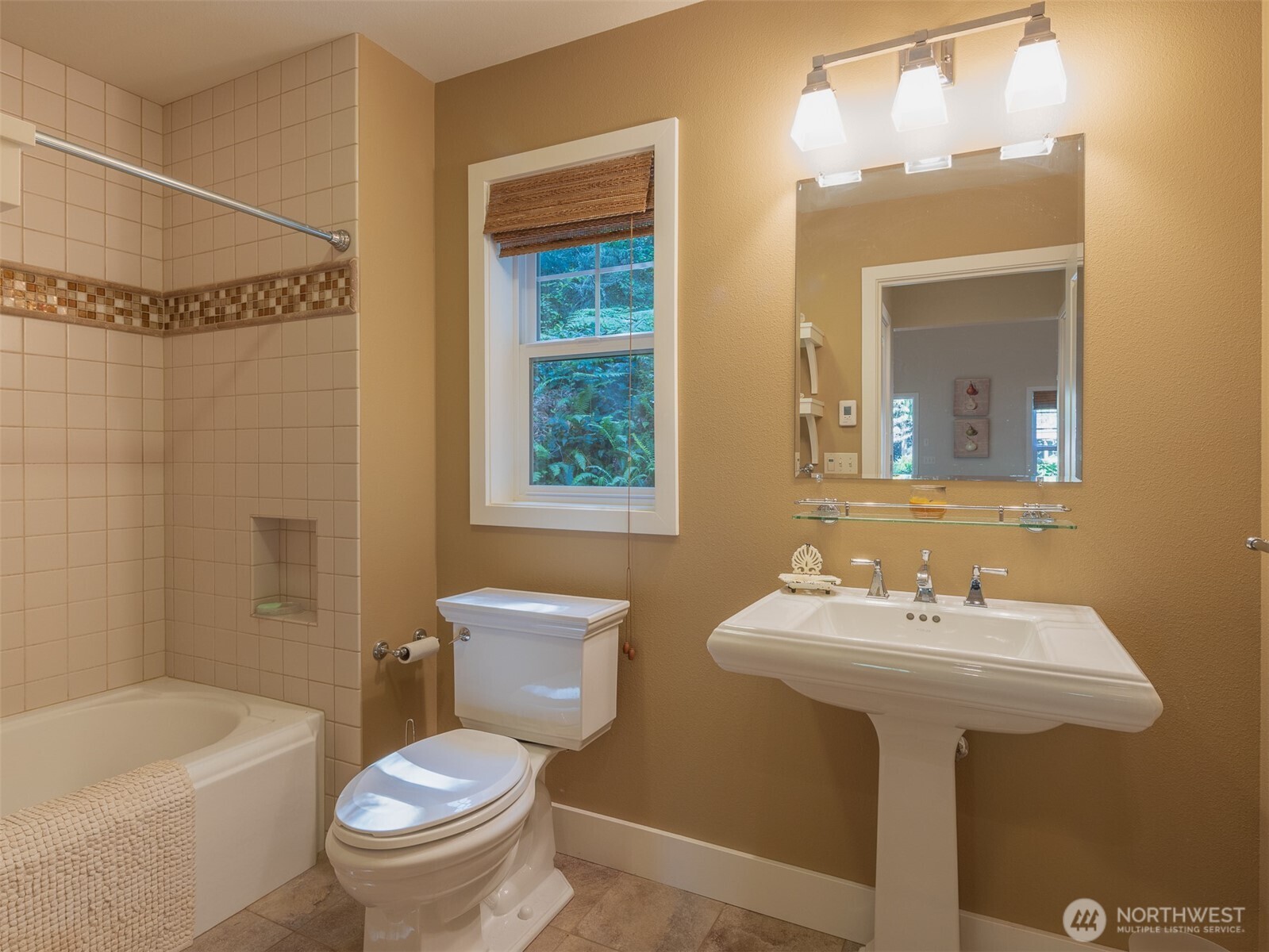 property viewer photo 37