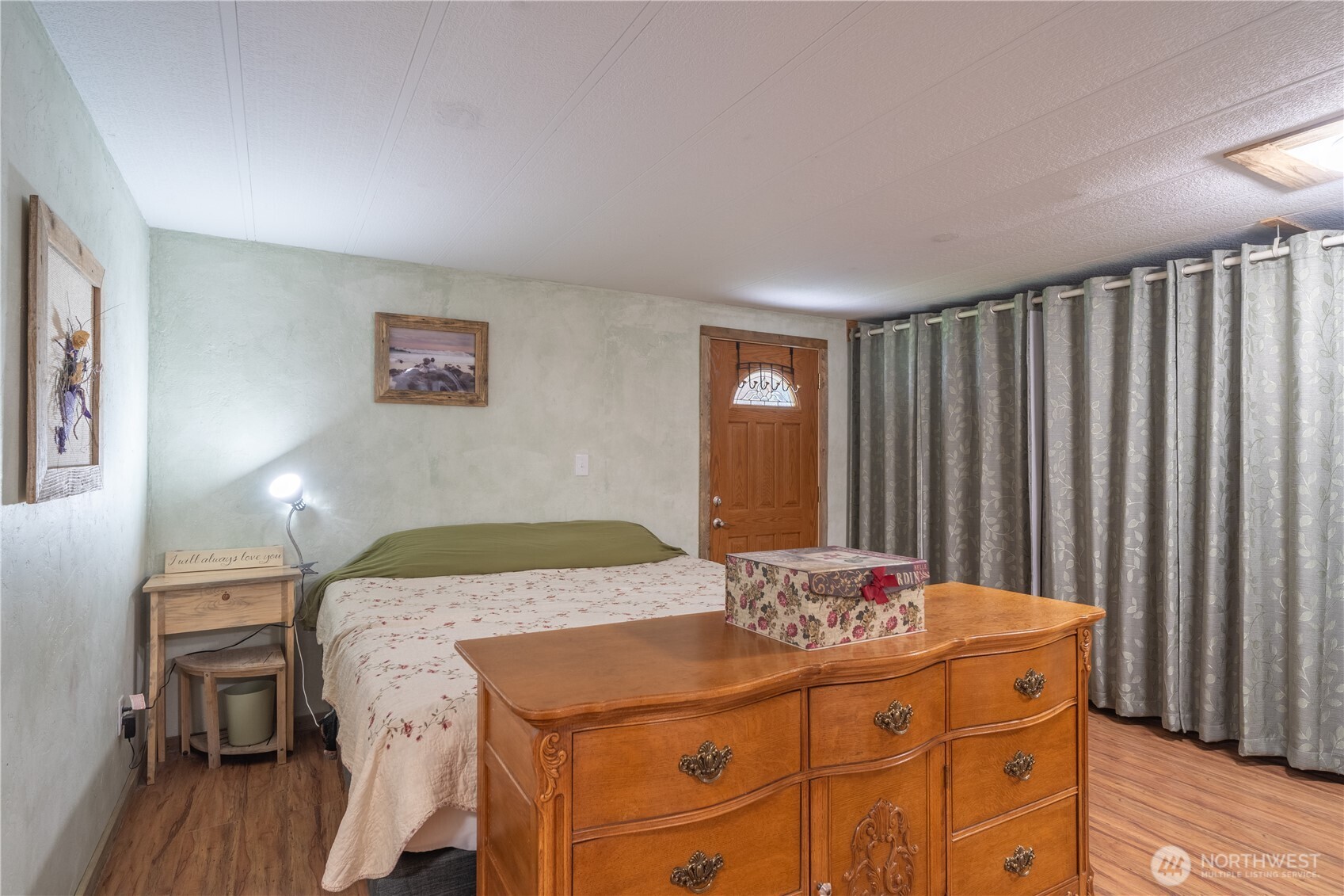 main property photo 20