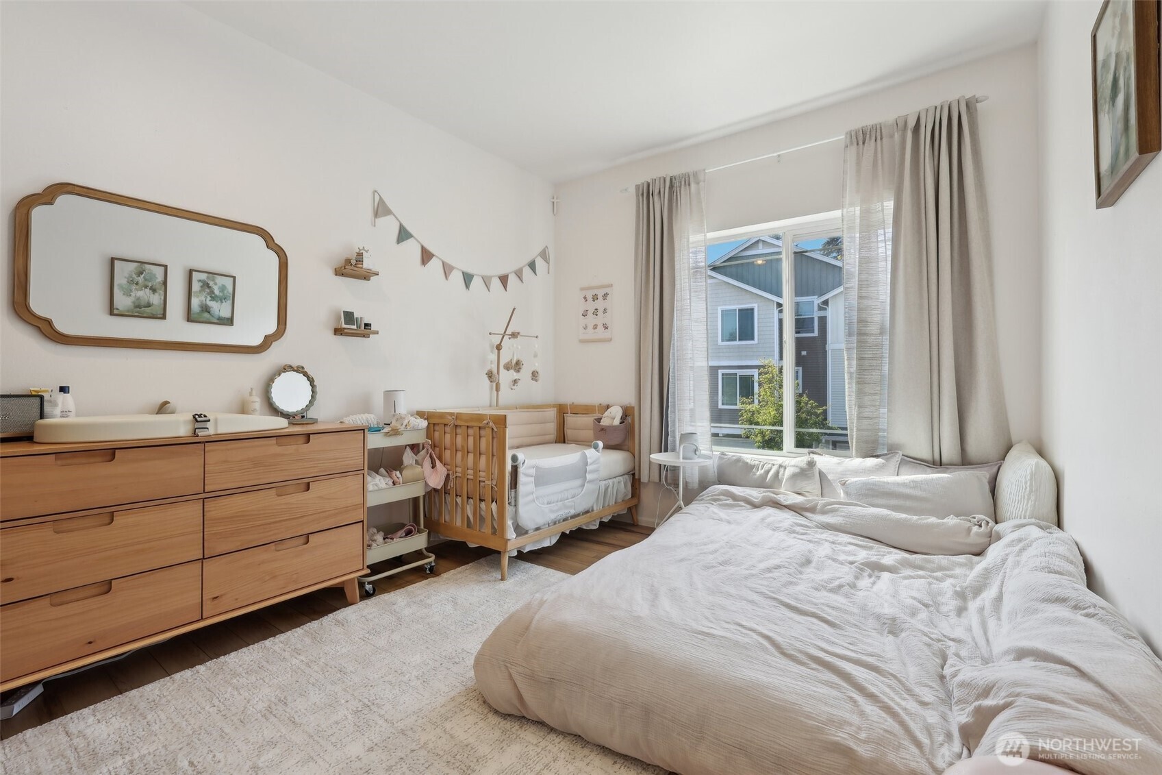 property viewer photo 12