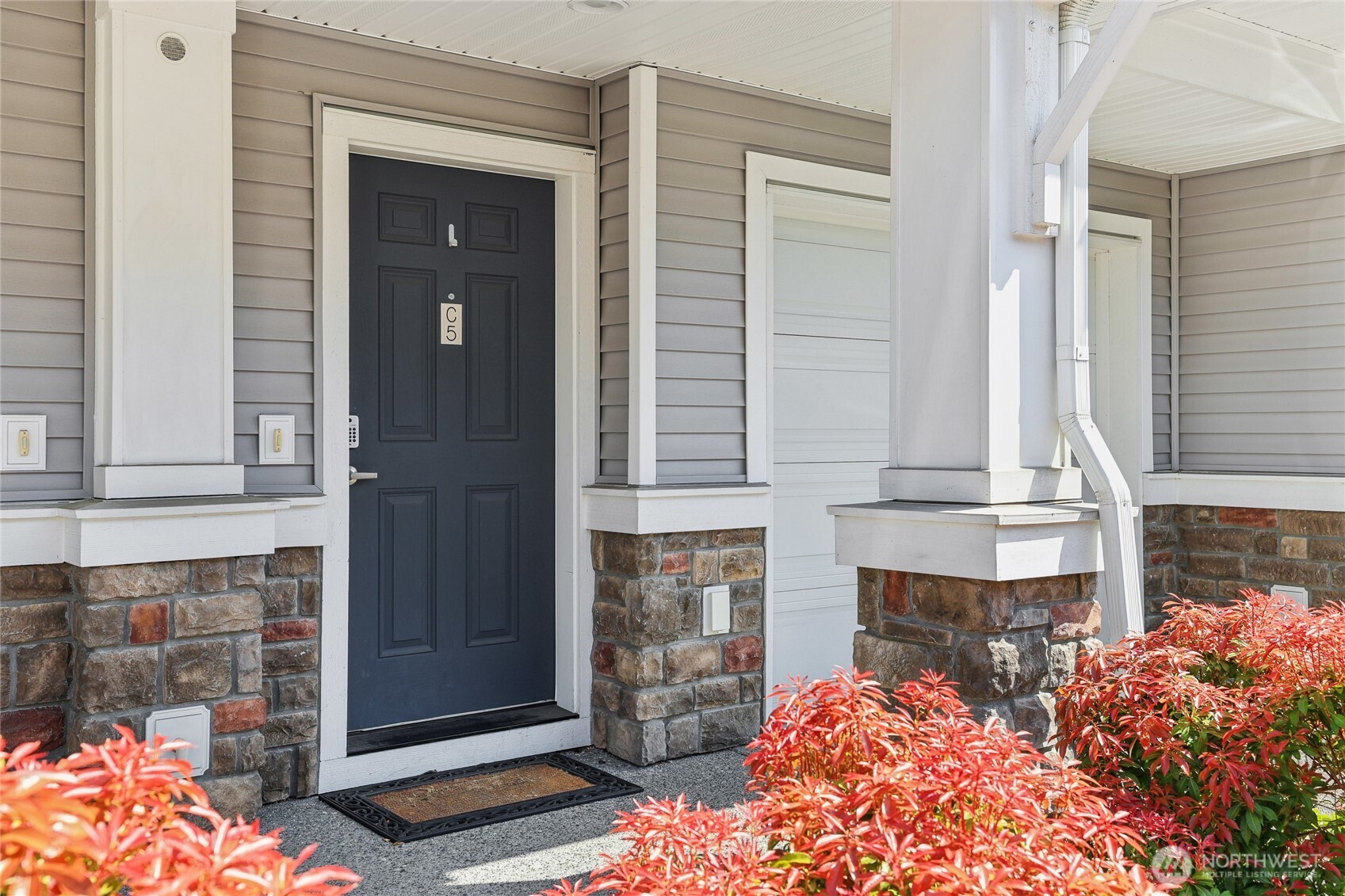 property viewer photo 2
