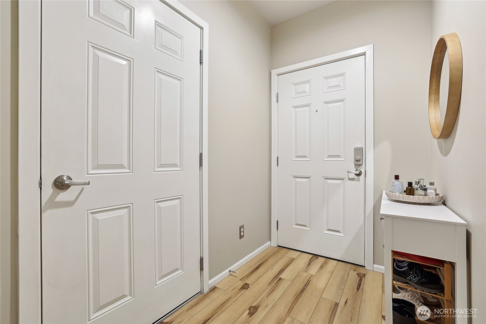property viewer photo 3