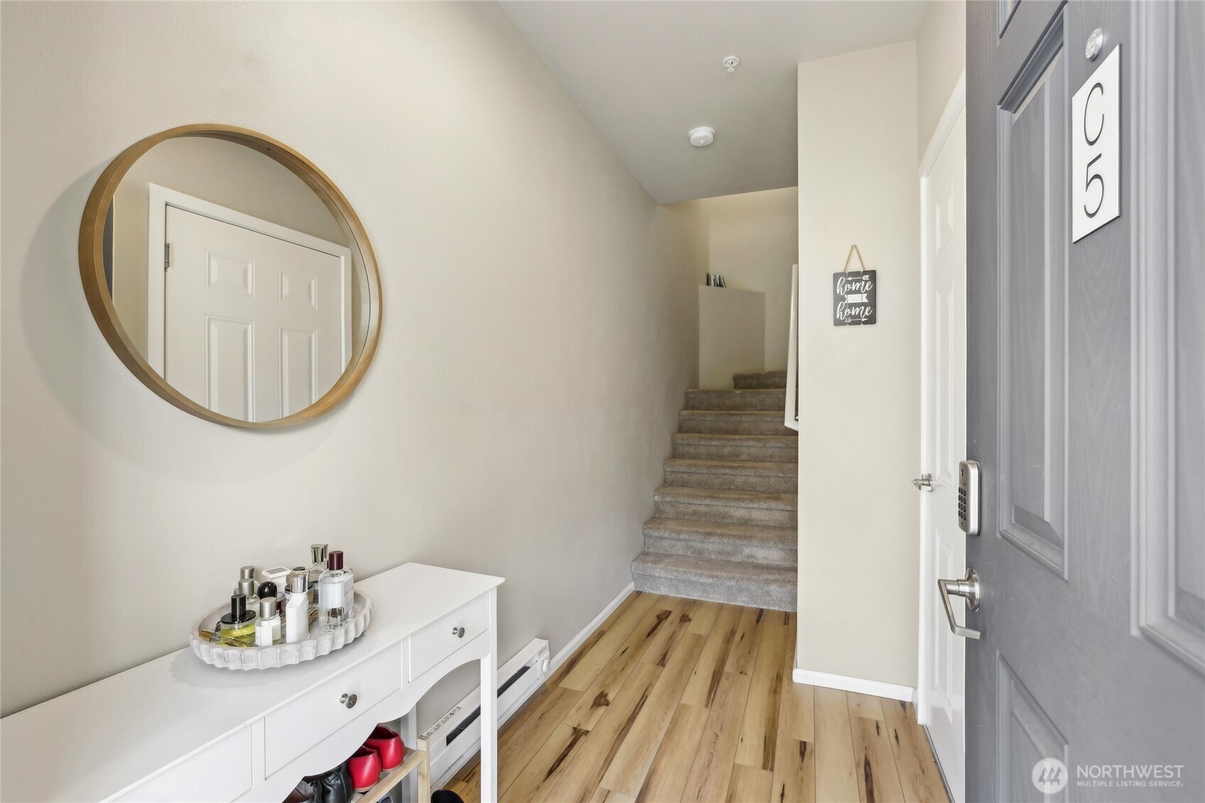 property viewer photo 4