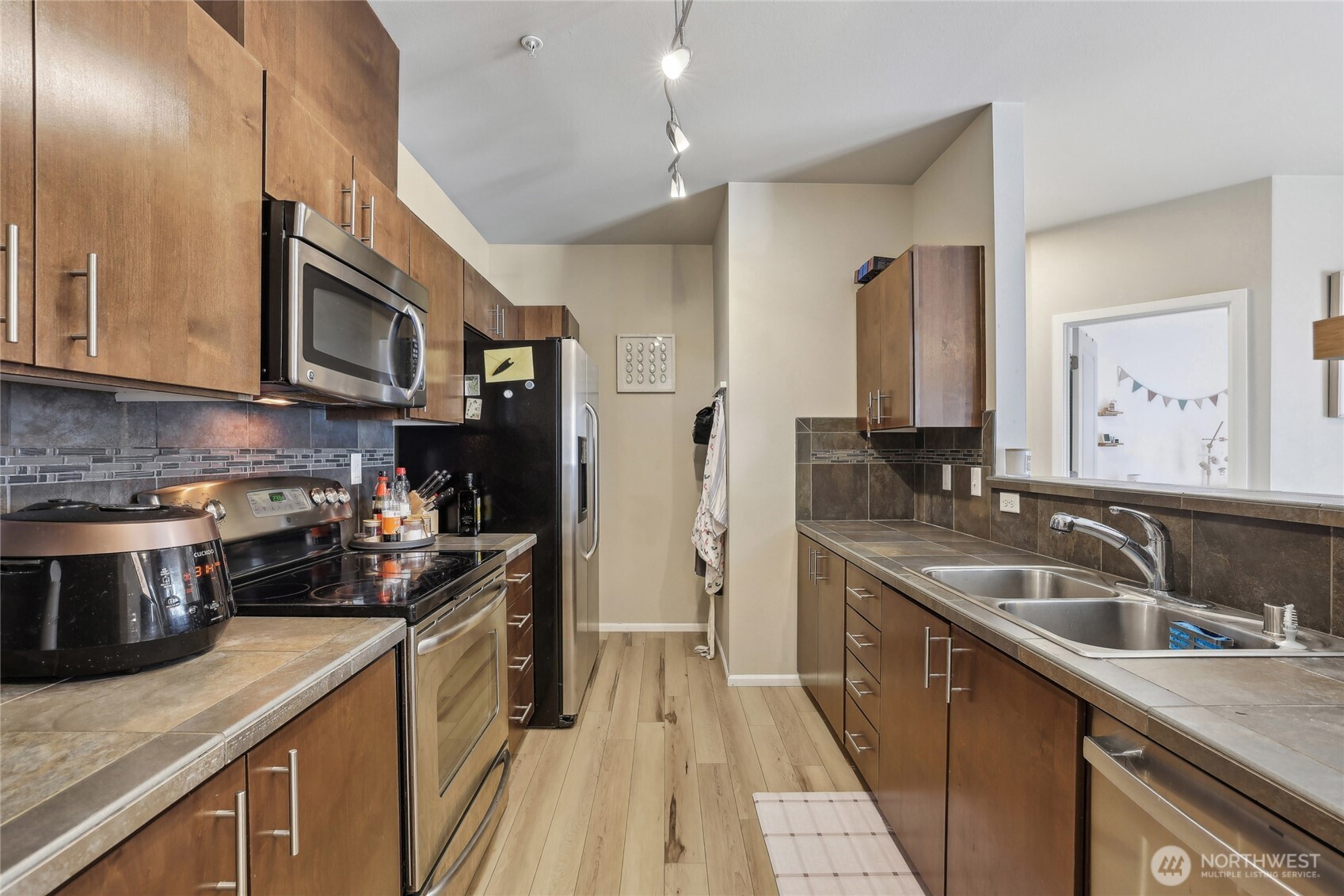 property viewer photo 5