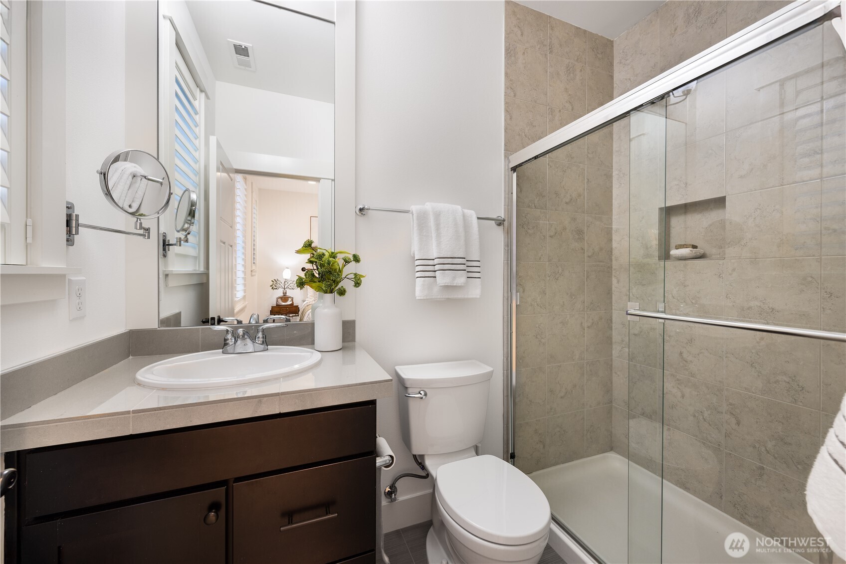 property viewer photo 26