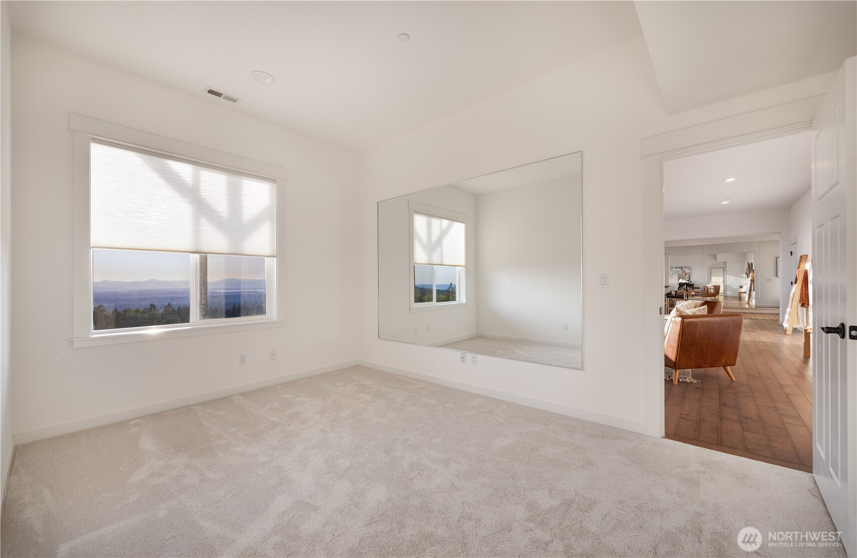 property viewer photo 32
