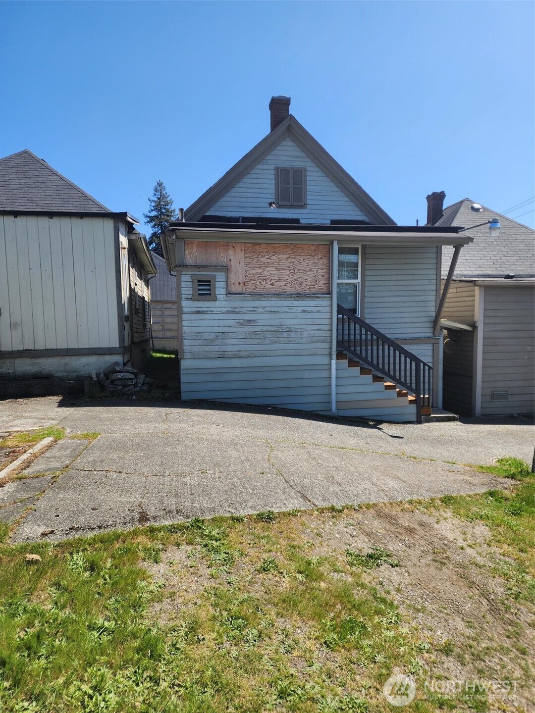 main property photo 9