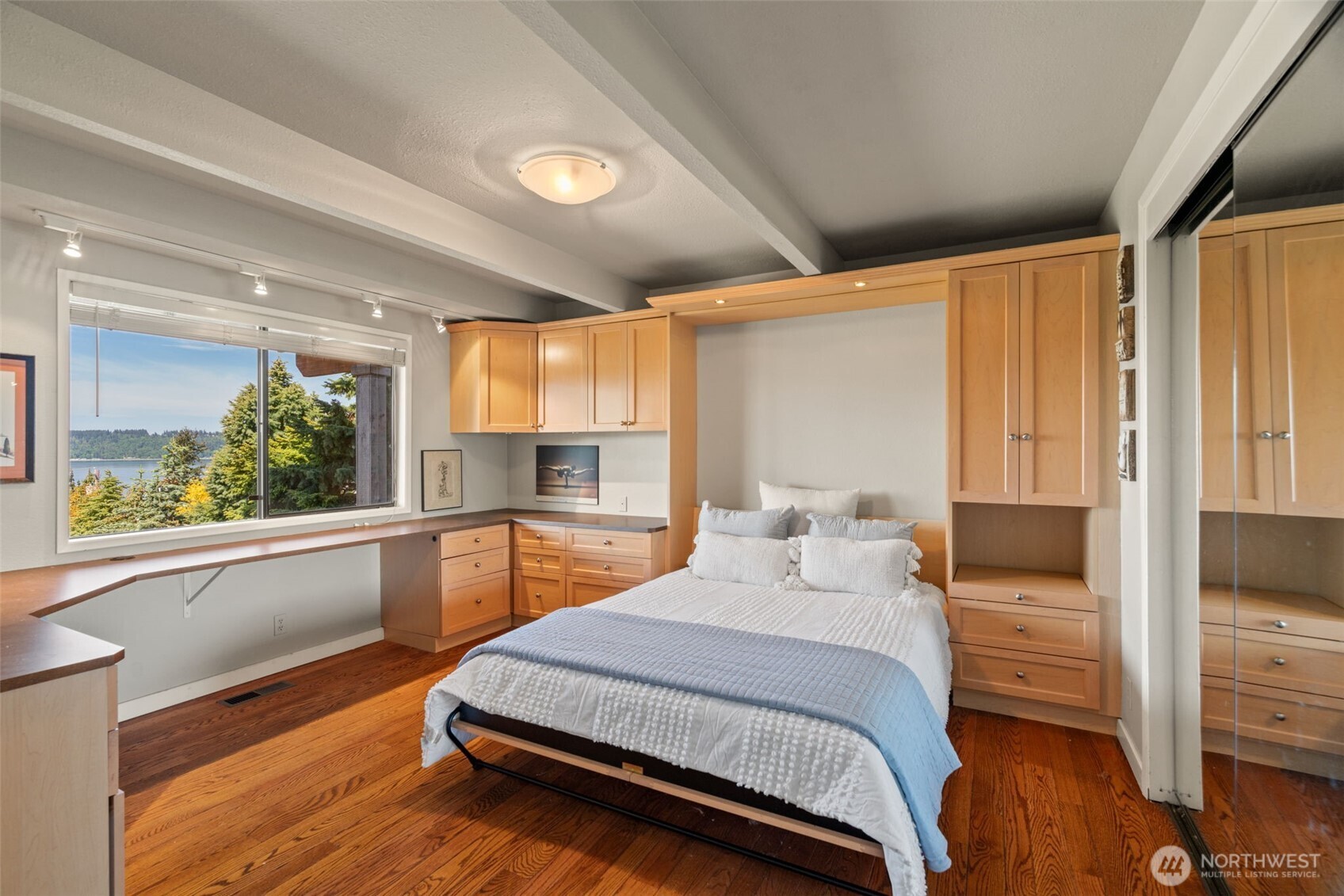 property viewer photo 31