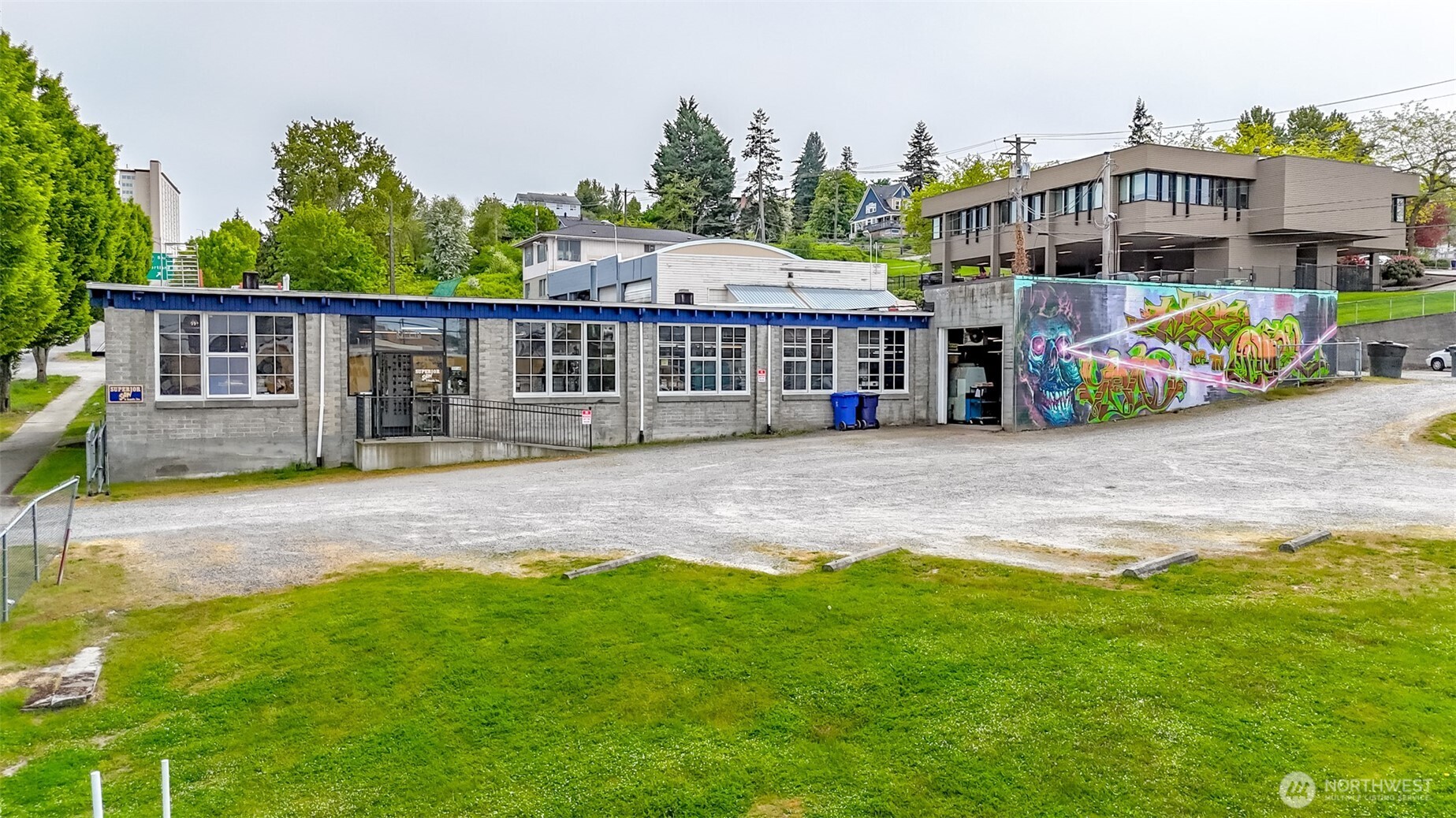 main property photo 23