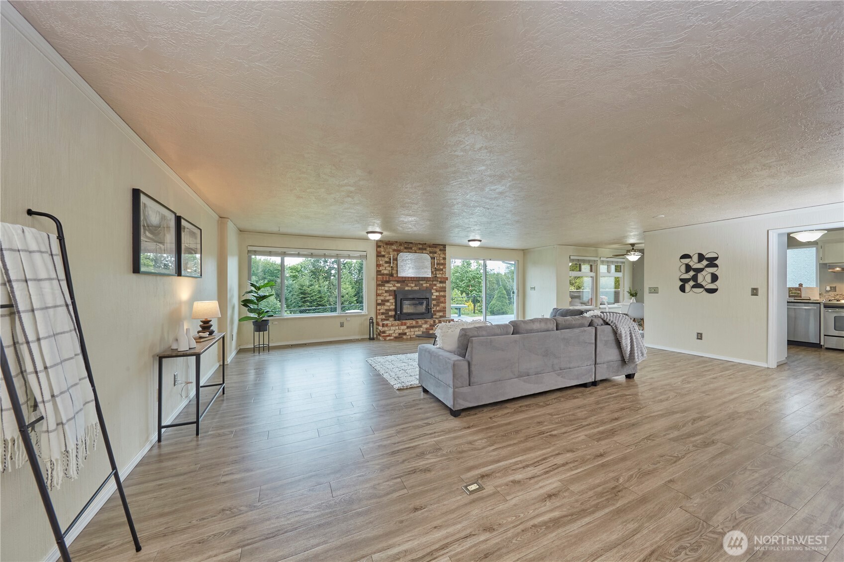 property viewer photo 12