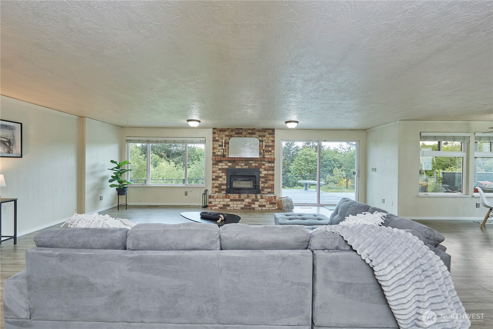 property viewer photo 13