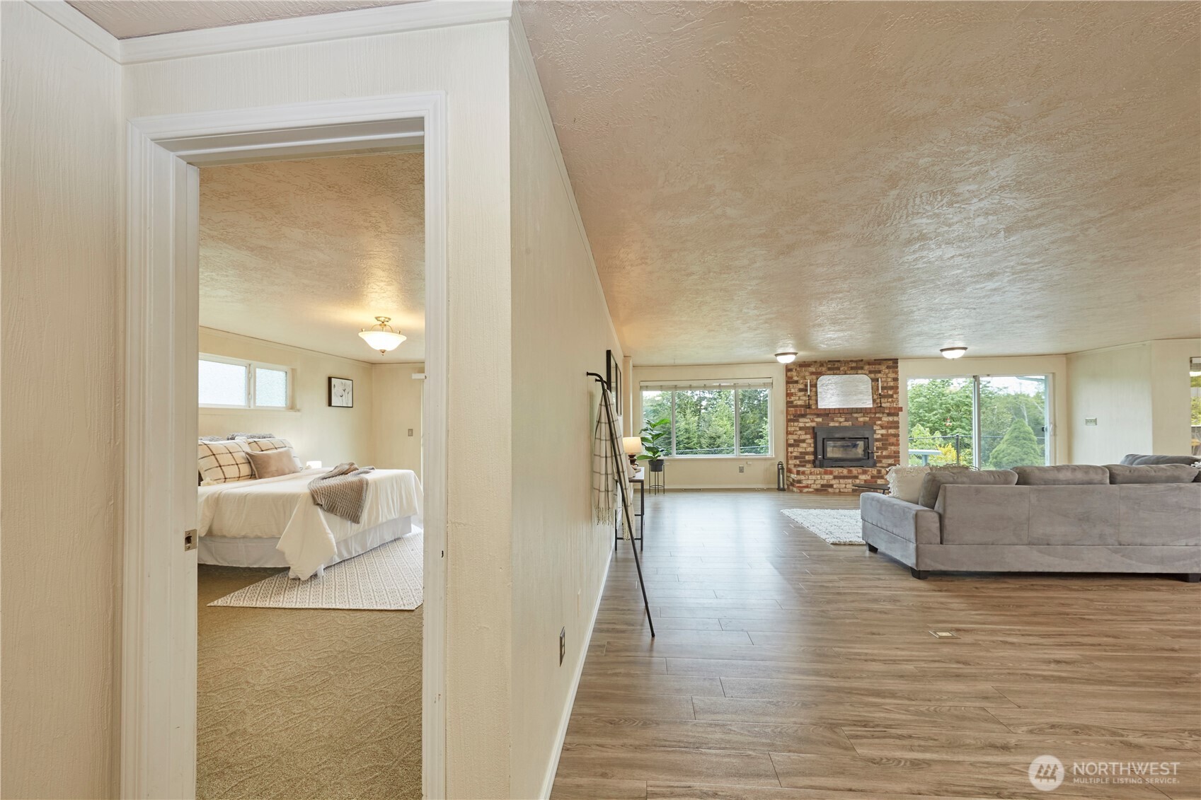 property viewer photo 19