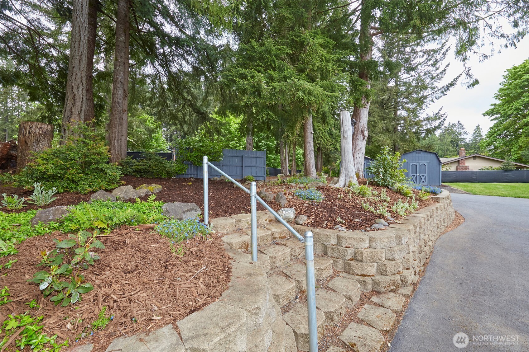 property viewer photo 3
