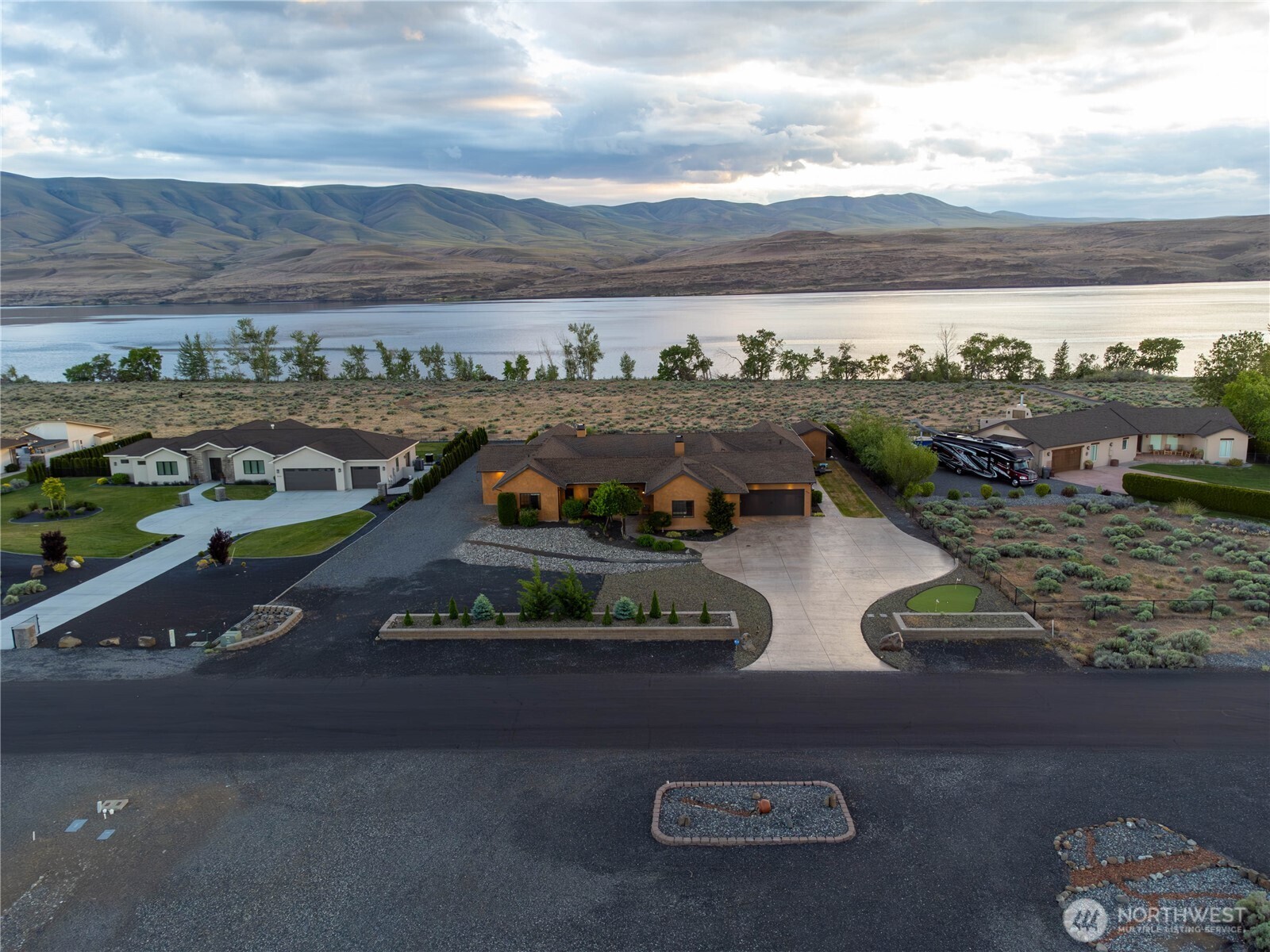 property viewer photo 1
