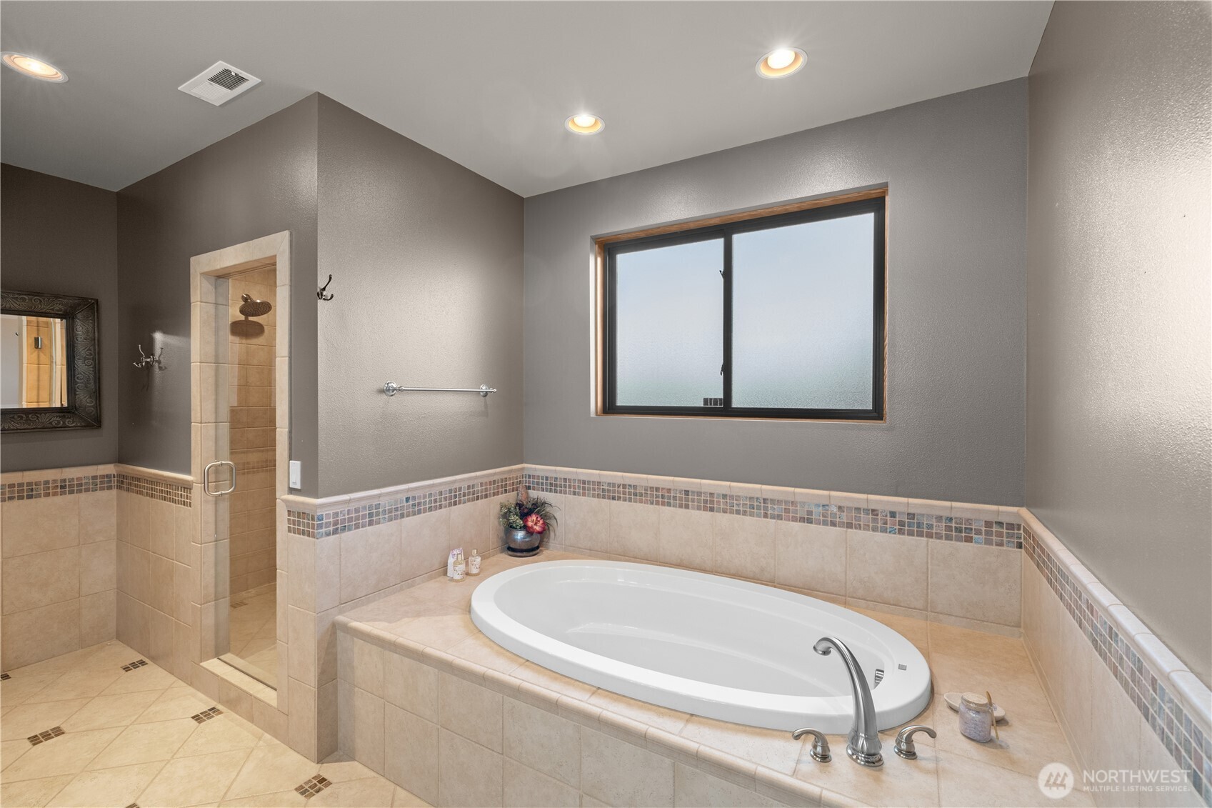property viewer photo 18
