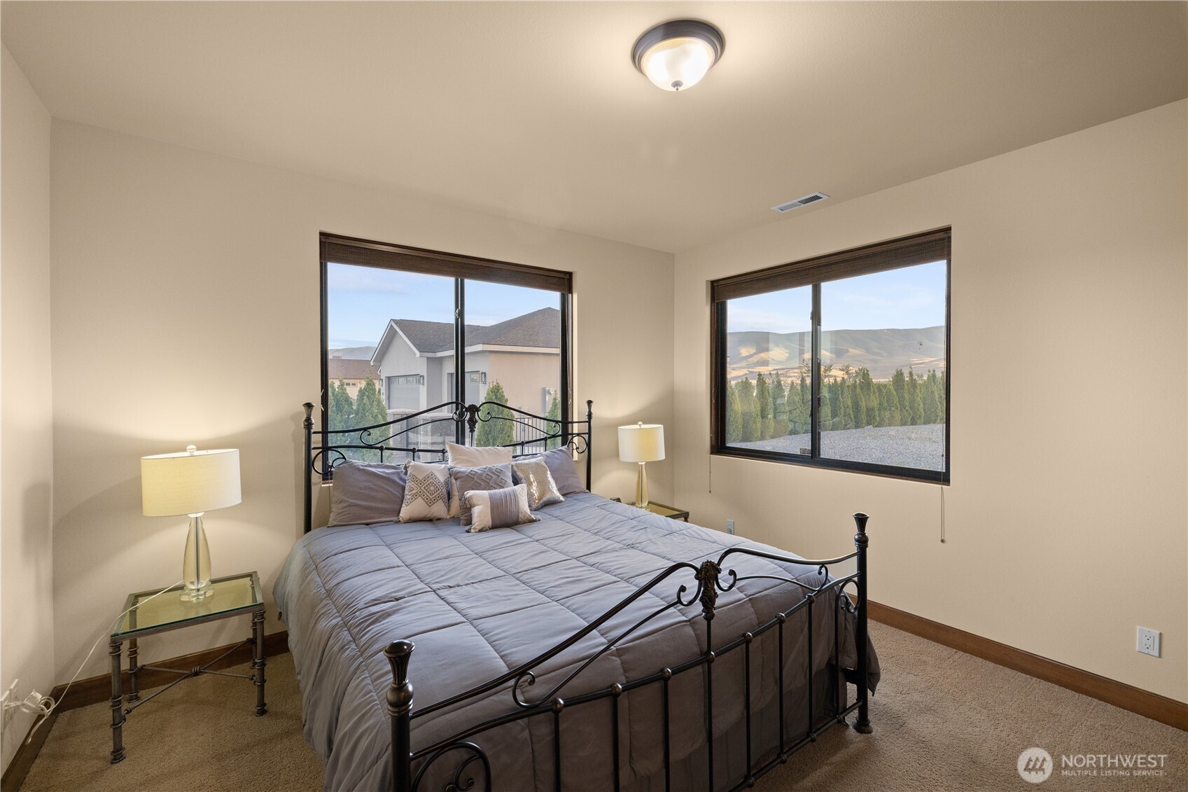 property viewer photo 26