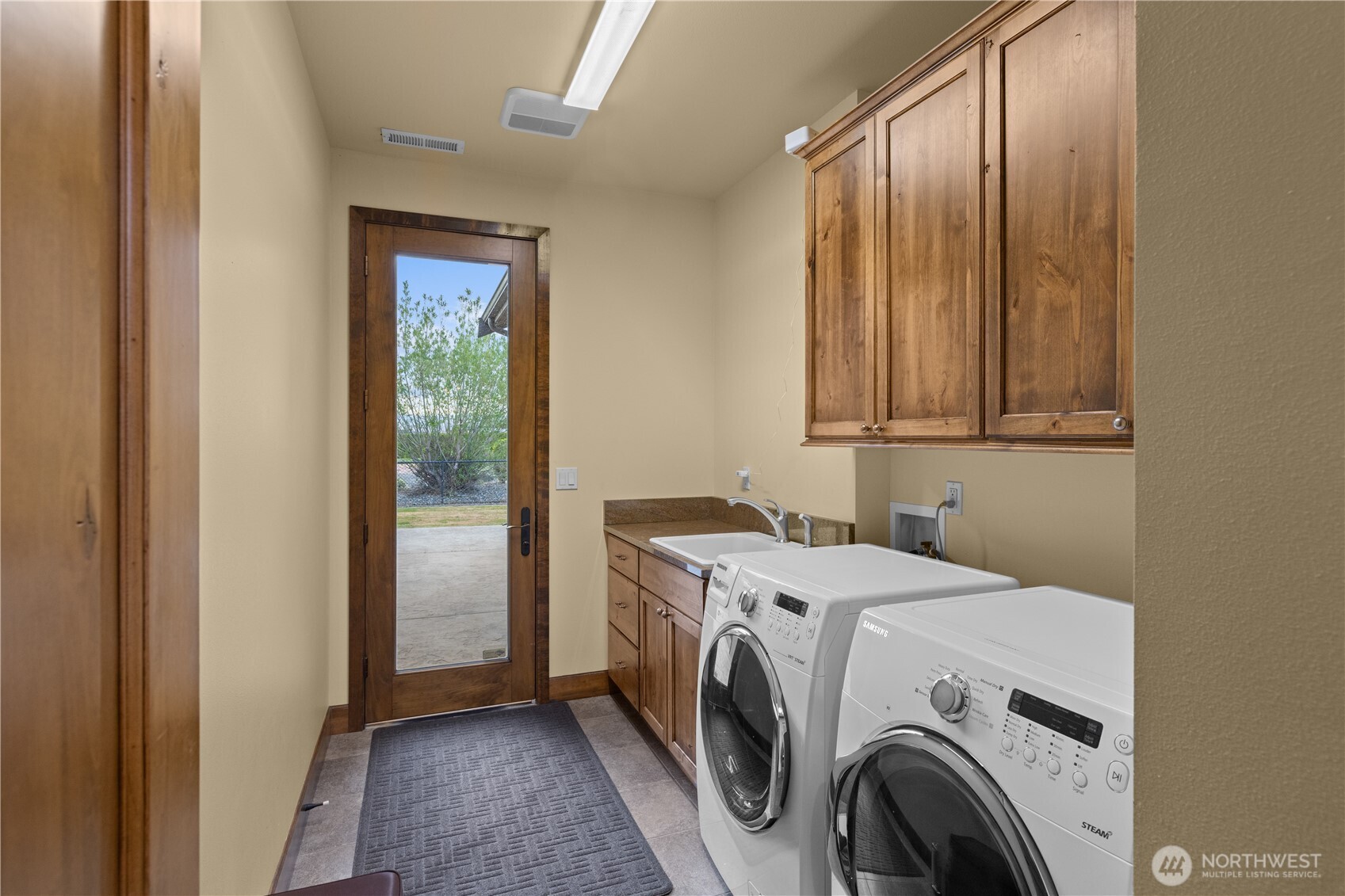 property viewer photo 28