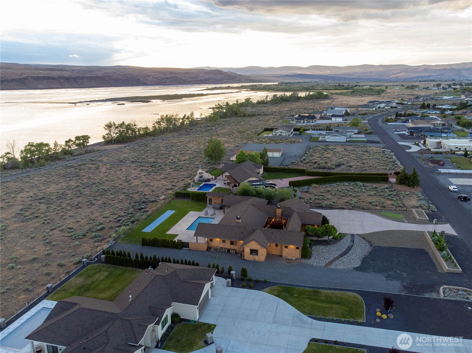property viewer photo 35