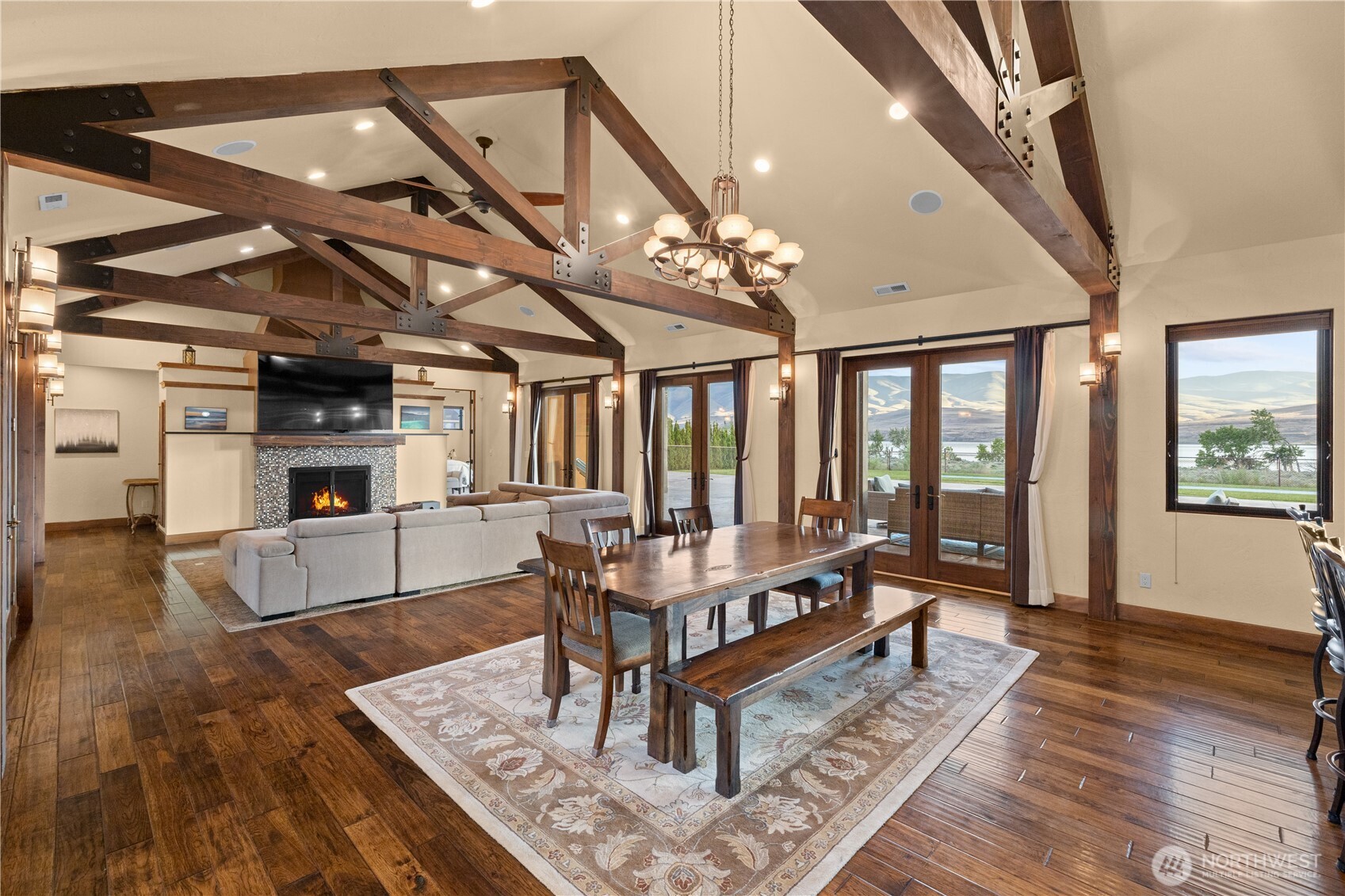 property viewer photo 7