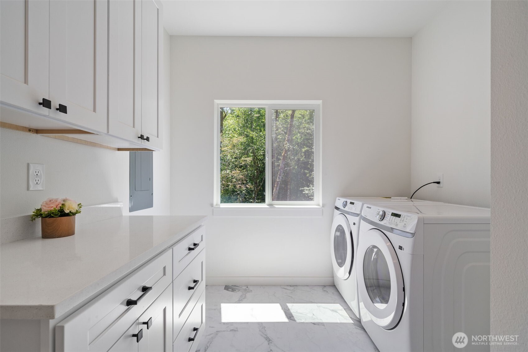 property viewer photo 9