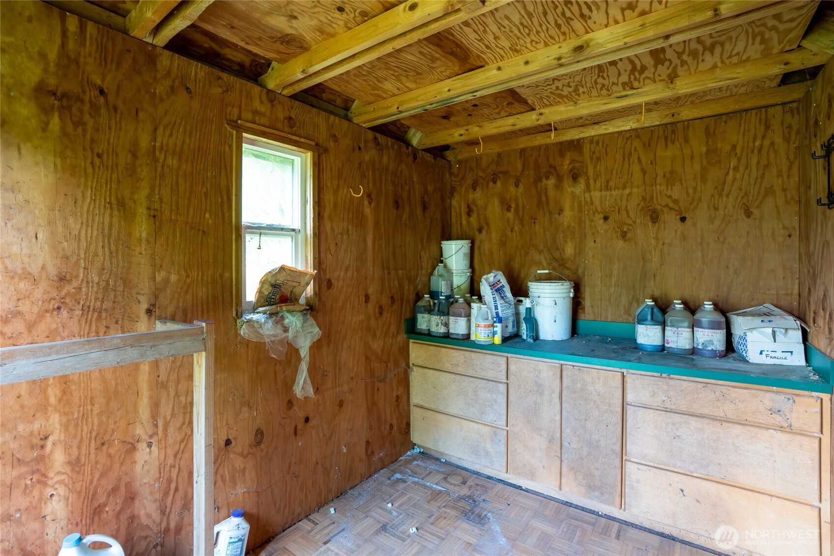 property viewer photo 25