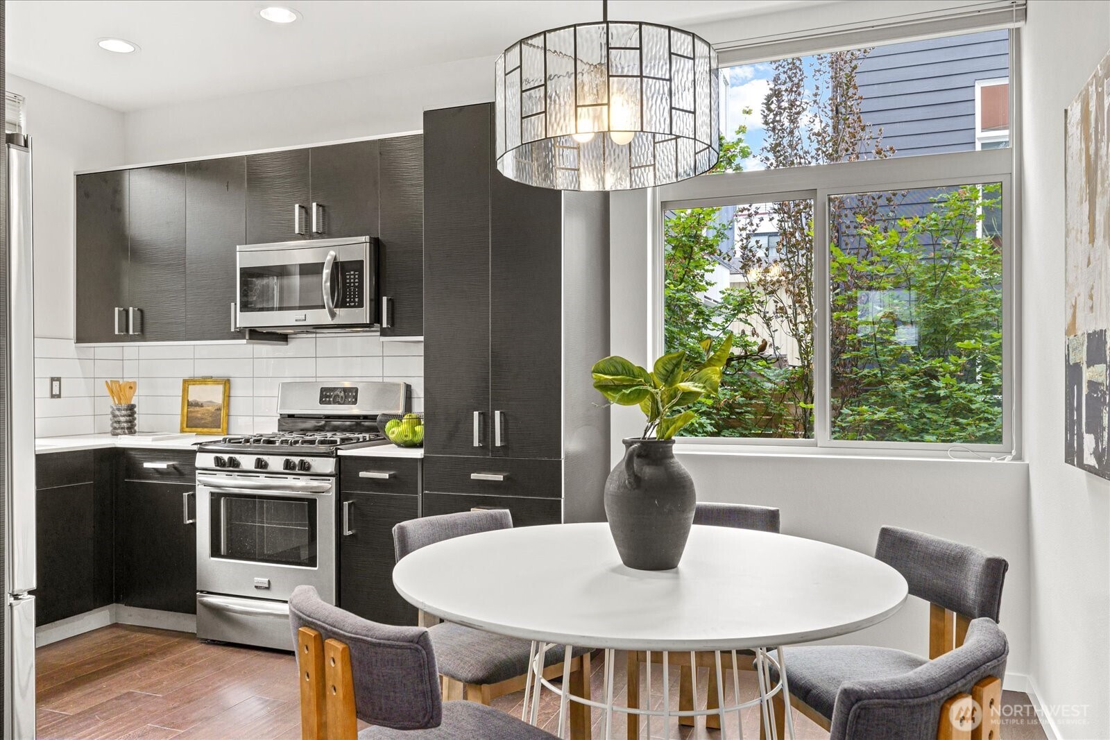 property viewer photo 5