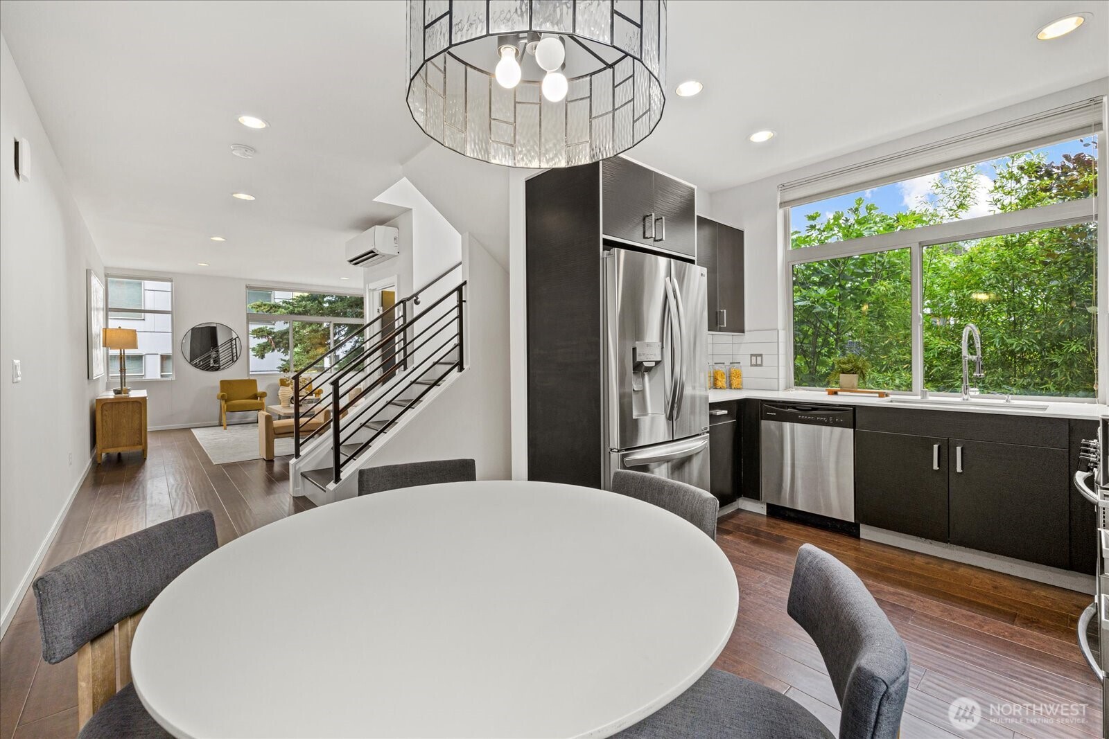 property viewer photo 8