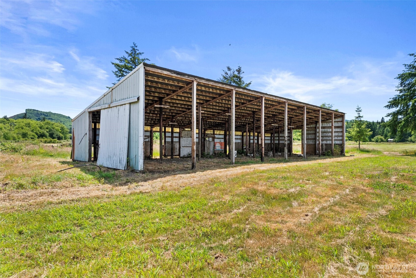 main property photo 5