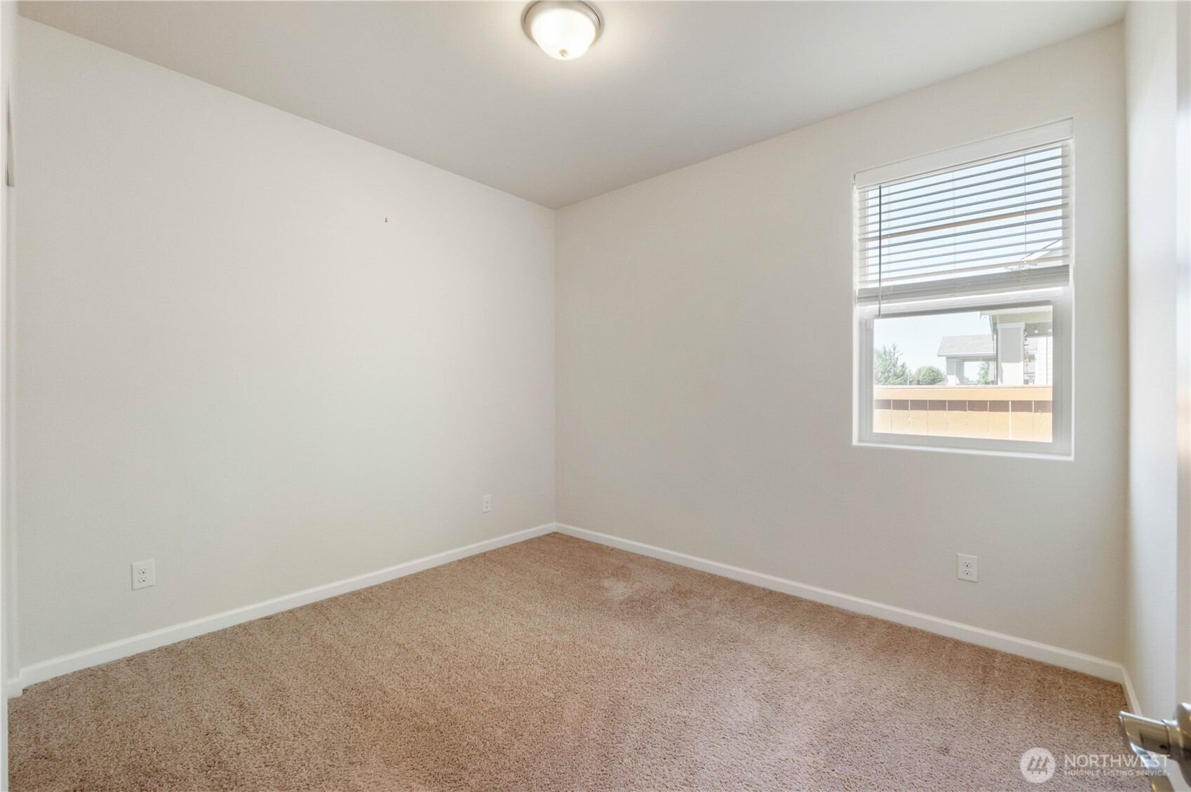 property viewer photo 15