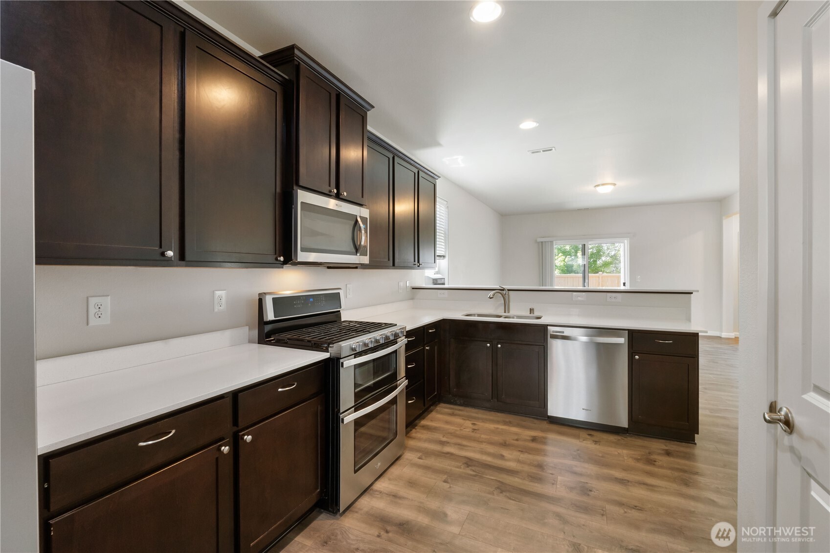 property viewer photo 7
